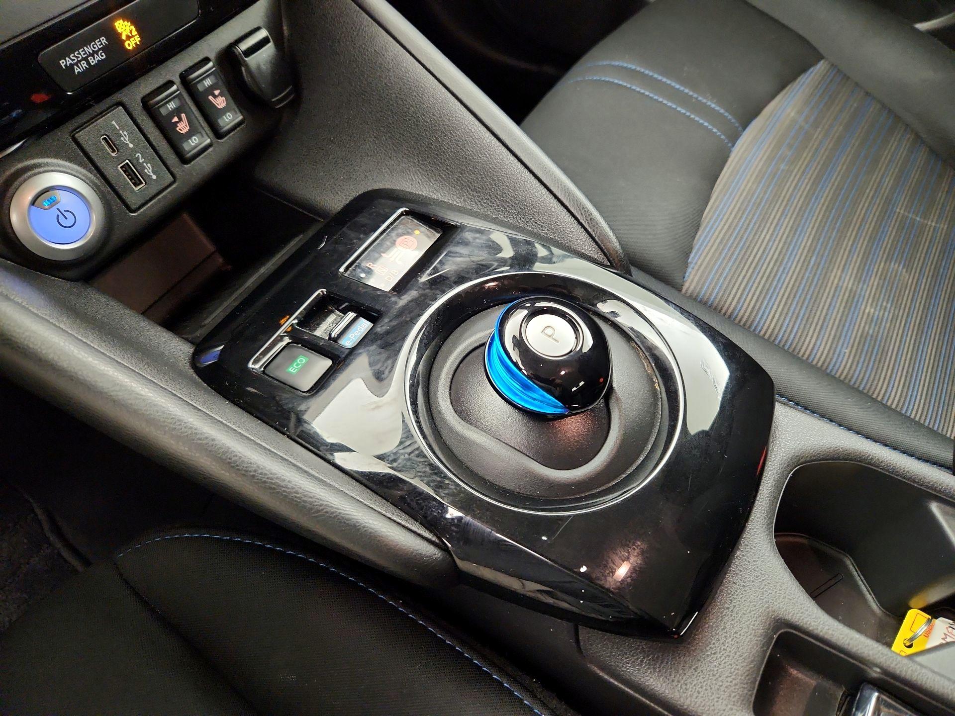 Thumbnail: 2023 Nissan Leaf - 17