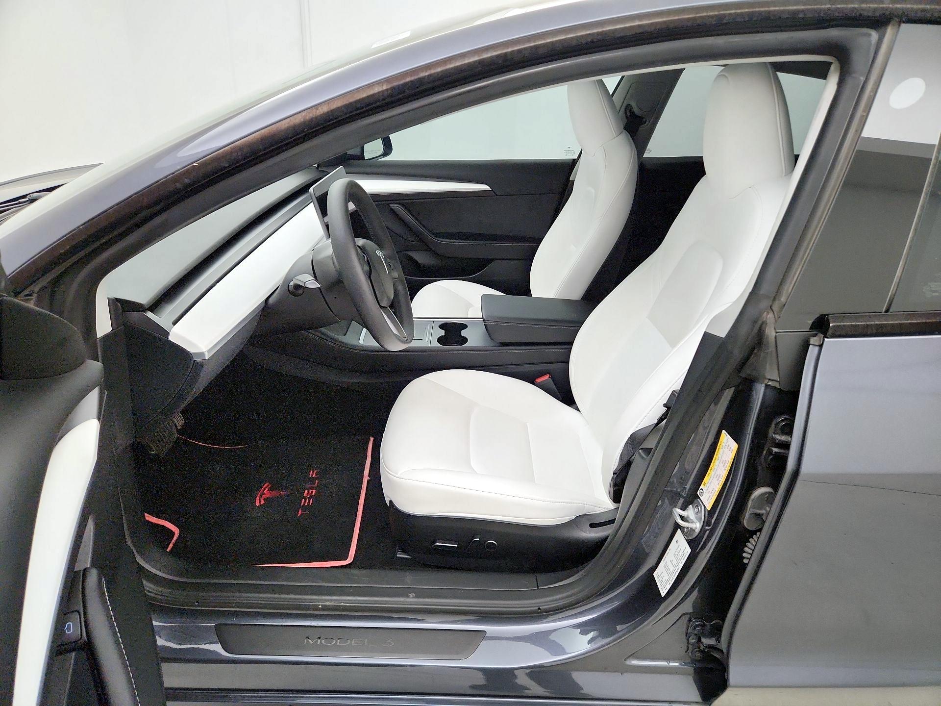 Thumbnail: 2023 Tesla Model 3 - 11