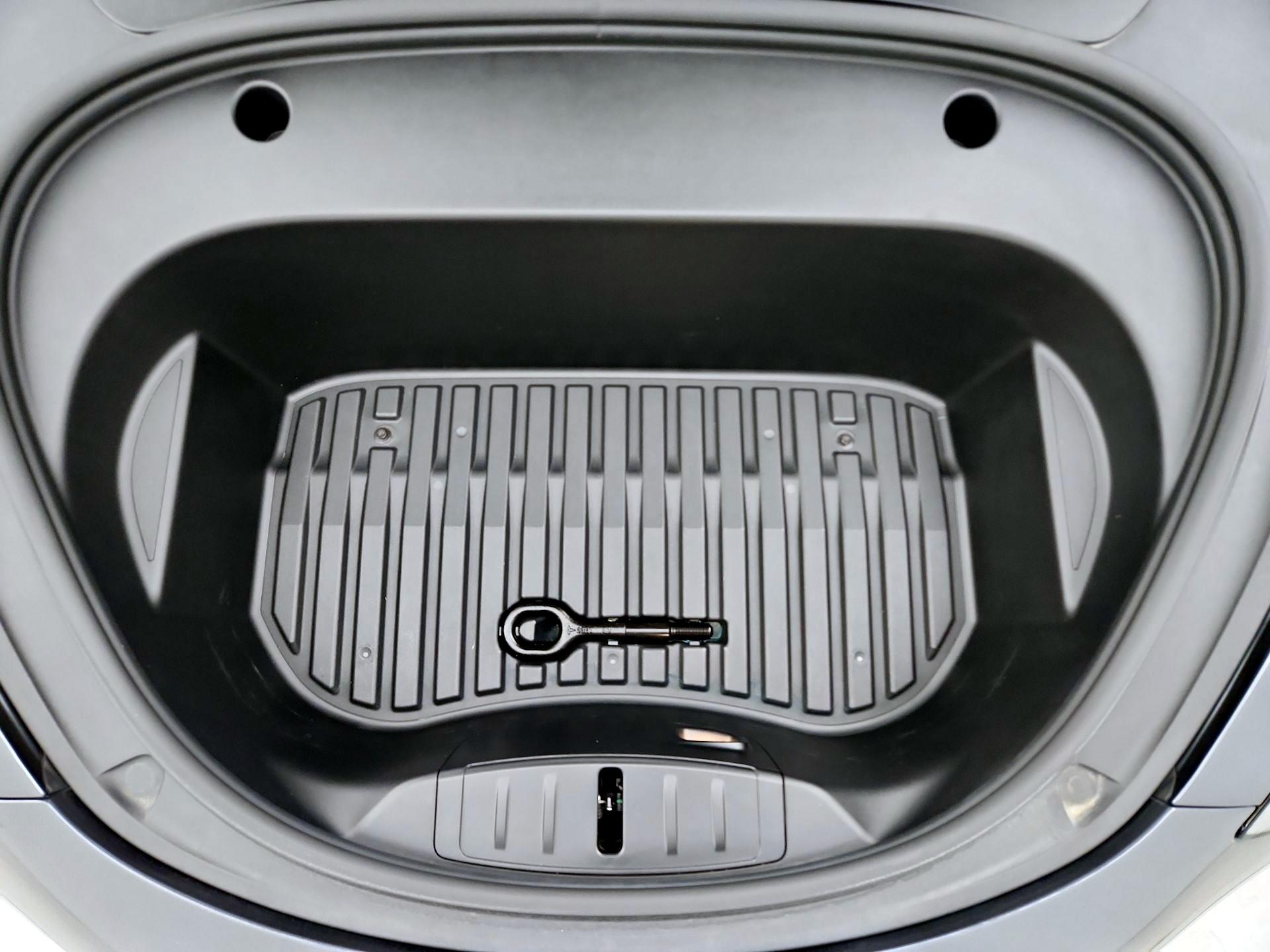 Thumbnail: 2023 Tesla Model 3 - 17