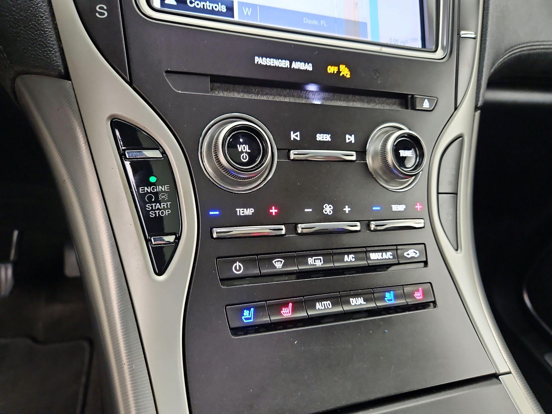 Thumbnail: 2019 Lincoln Nautilus - 17