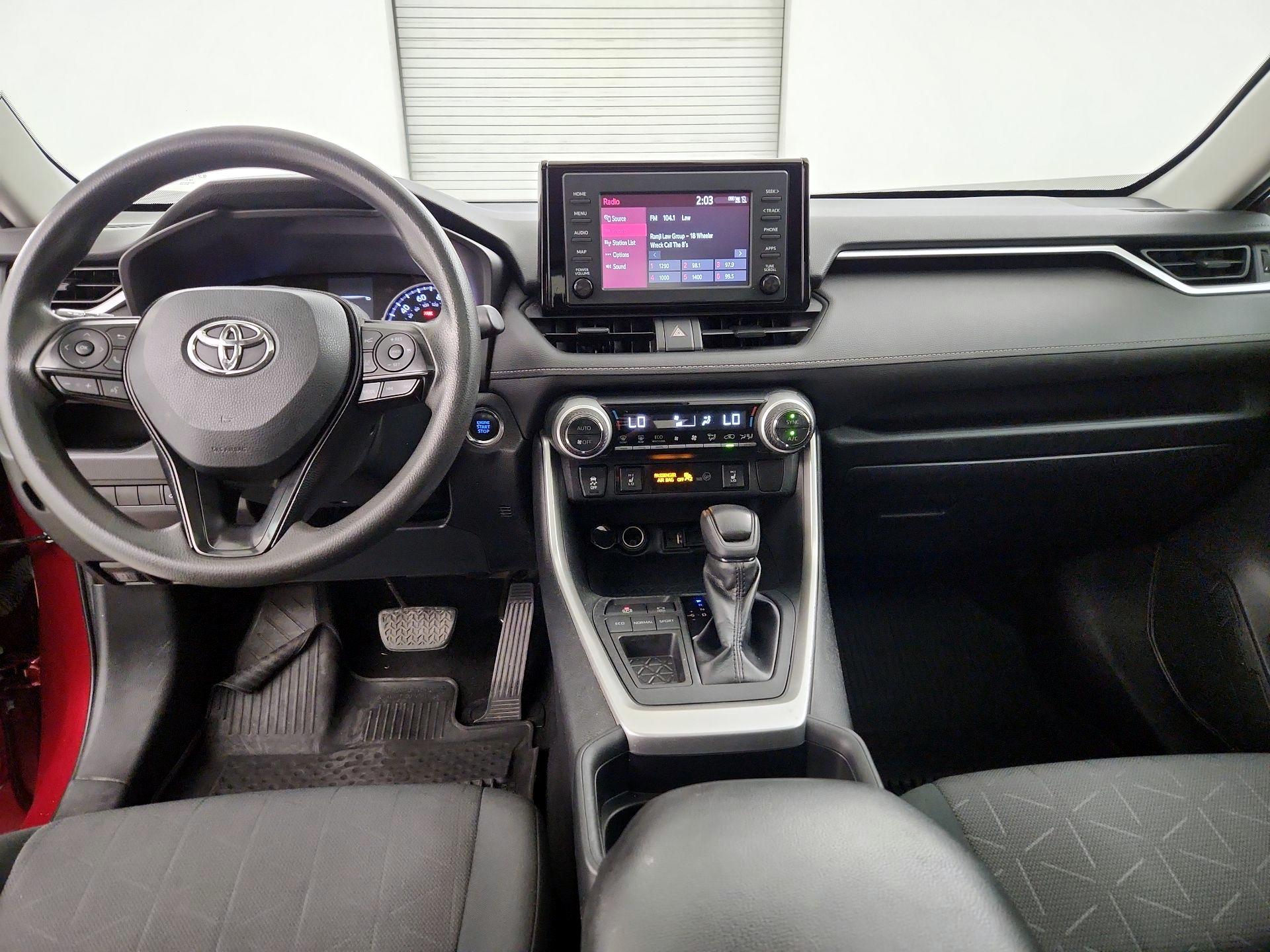 Thumbnail: 2019 Toyota RAV4 - 9
