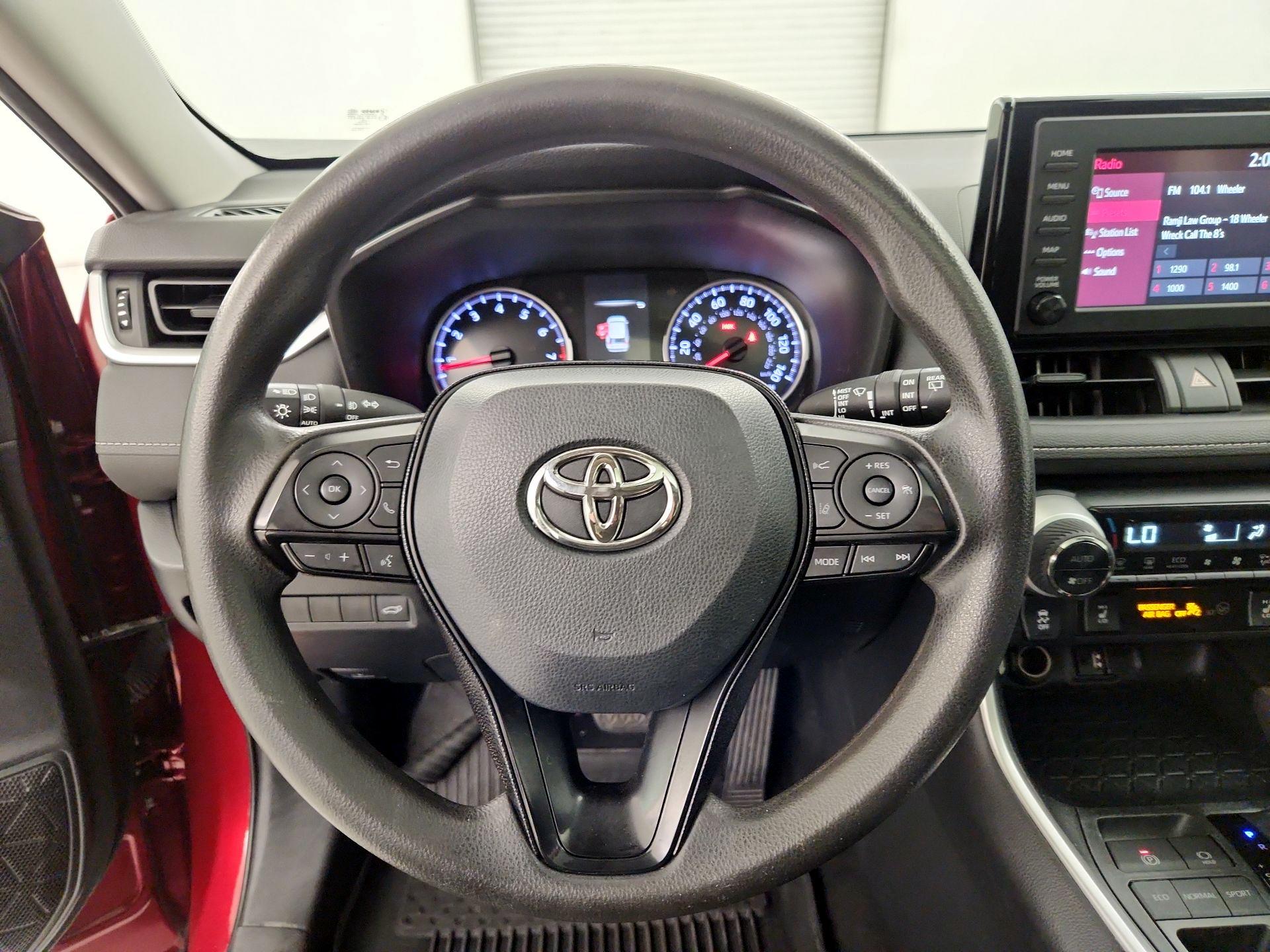 Thumbnail: 2019 Toyota RAV4 - 10