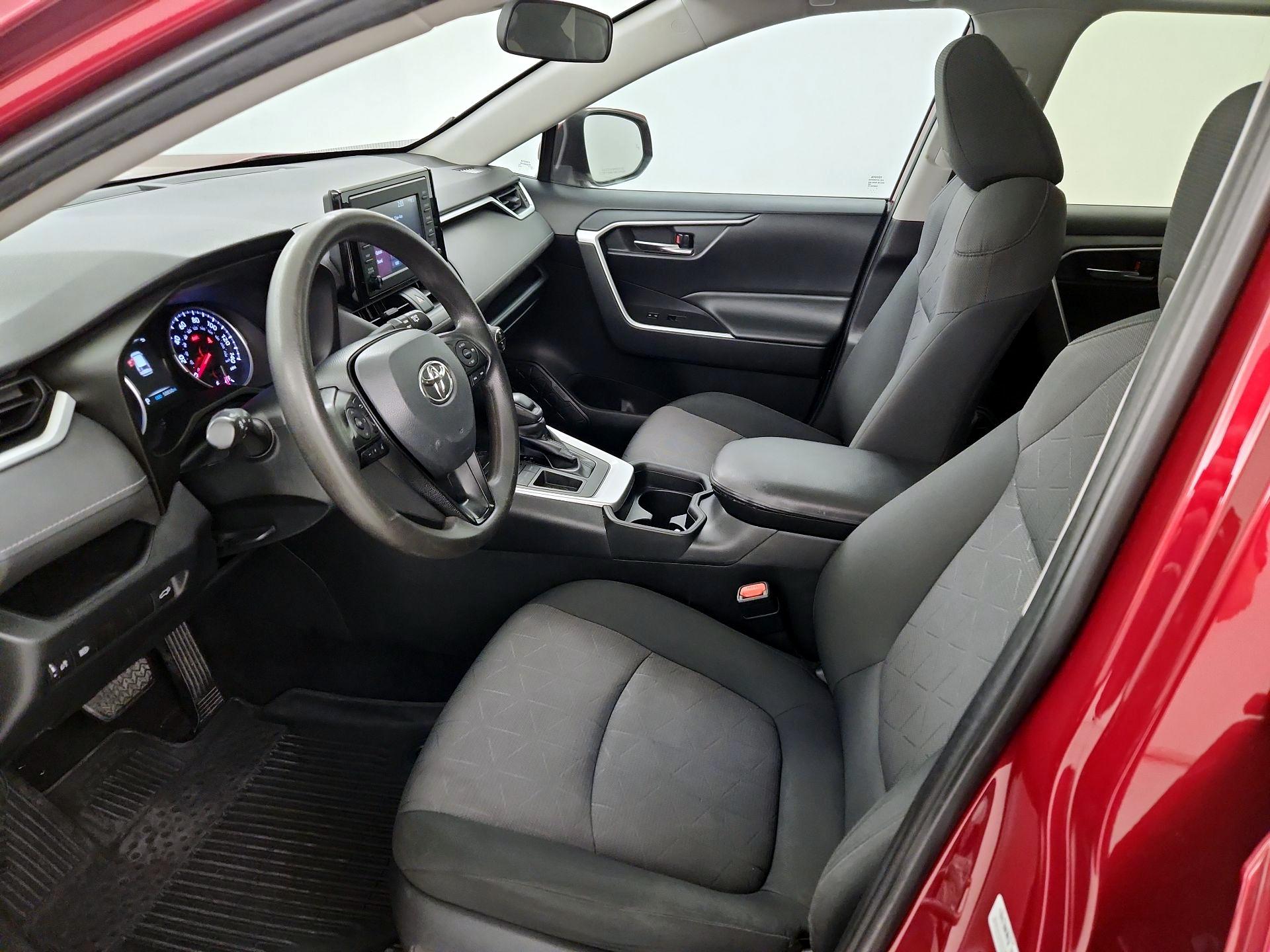 Thumbnail: 2019 Toyota RAV4 - 11