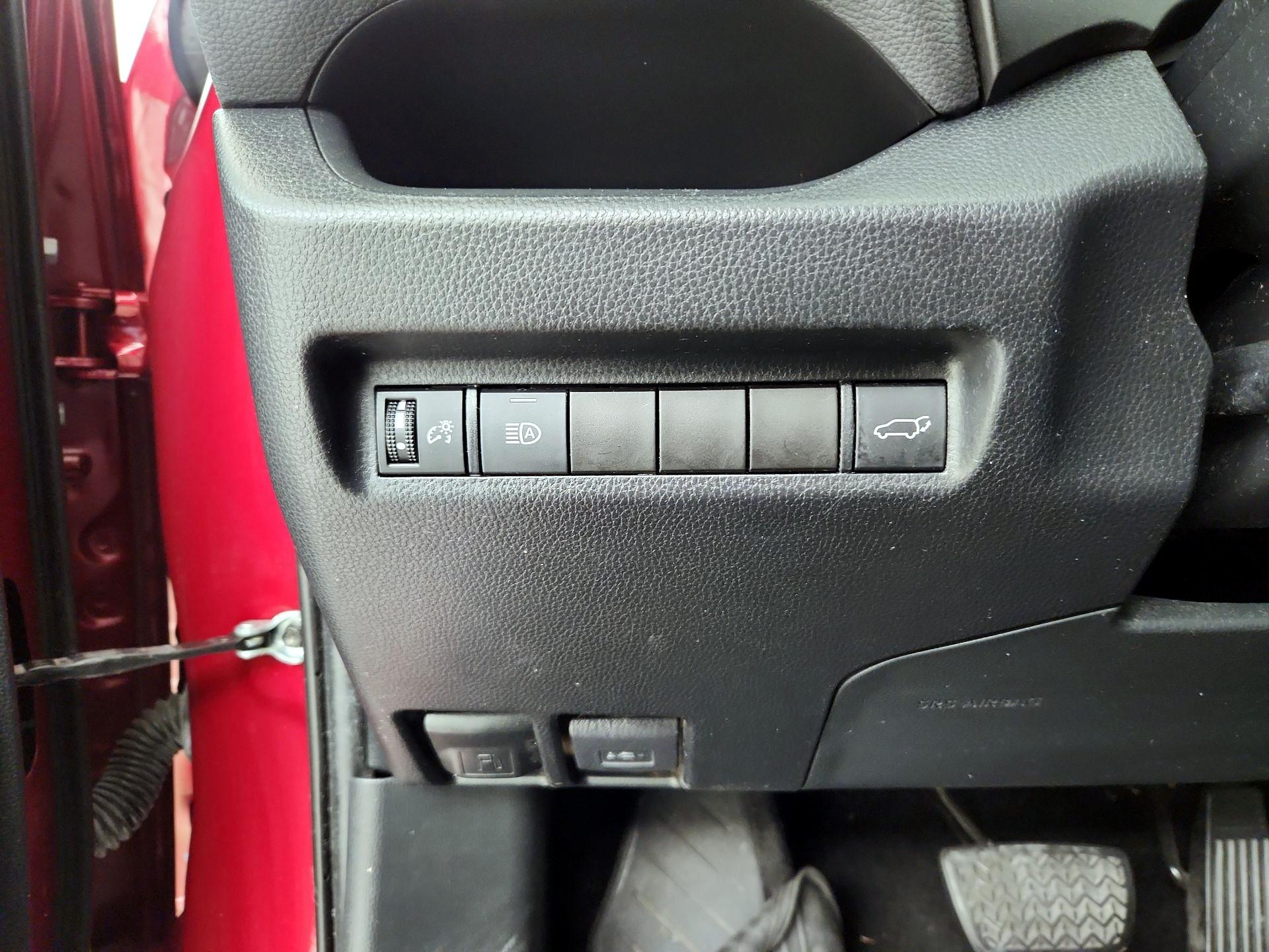 Thumbnail: 2019 Toyota RAV4 - 13