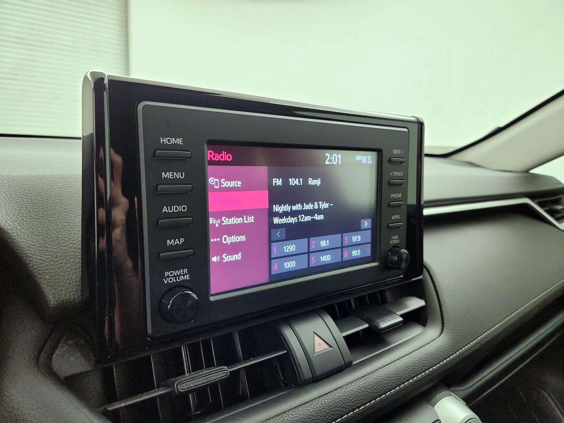 Thumbnail: 2019 Toyota RAV4 - 15