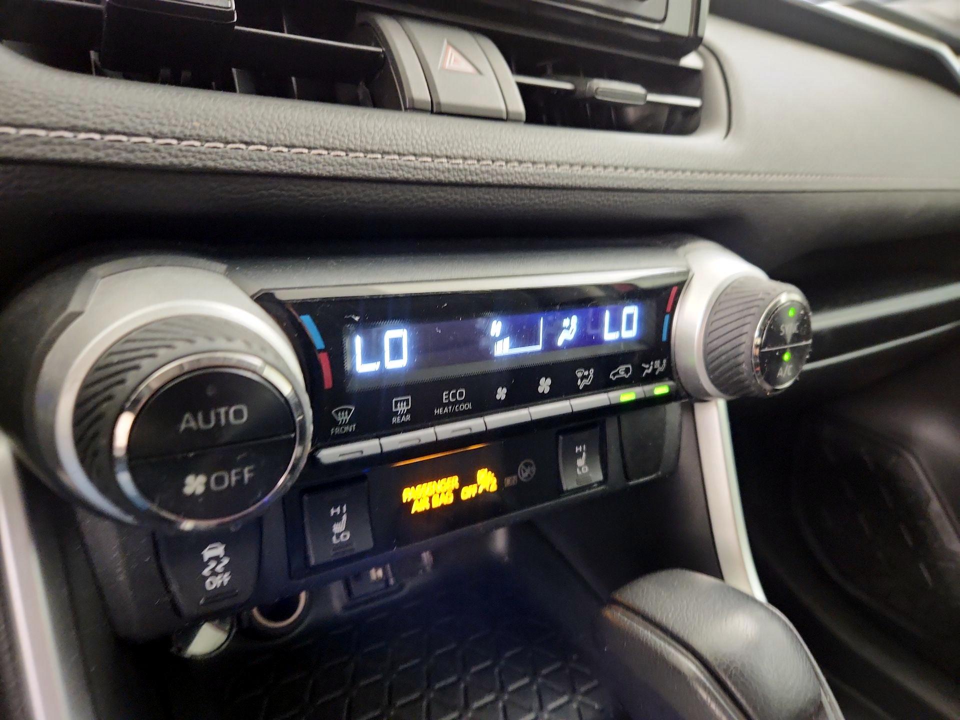 Thumbnail: 2019 Toyota RAV4 - 16