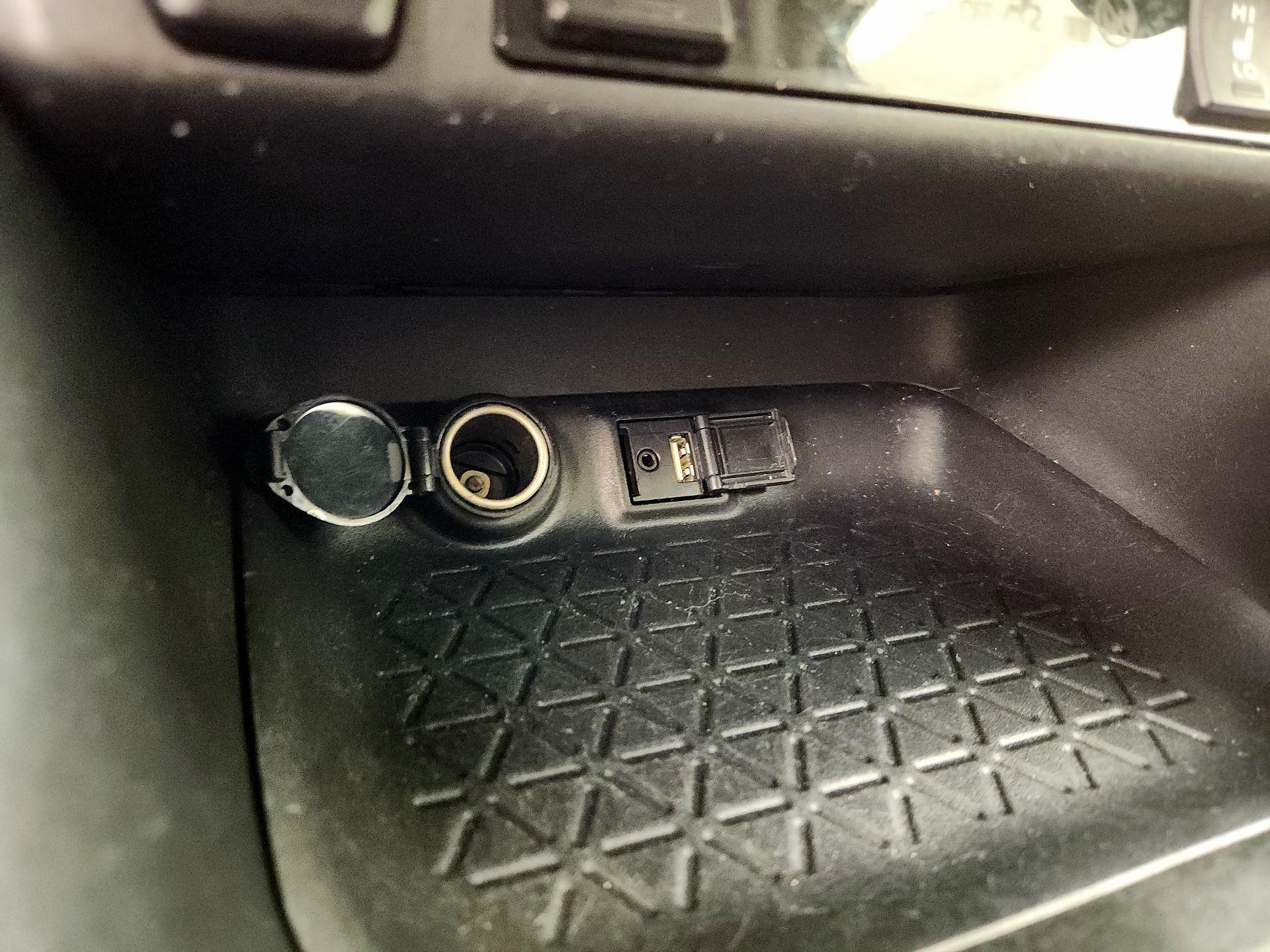 Thumbnail: 2019 Toyota RAV4 - 18