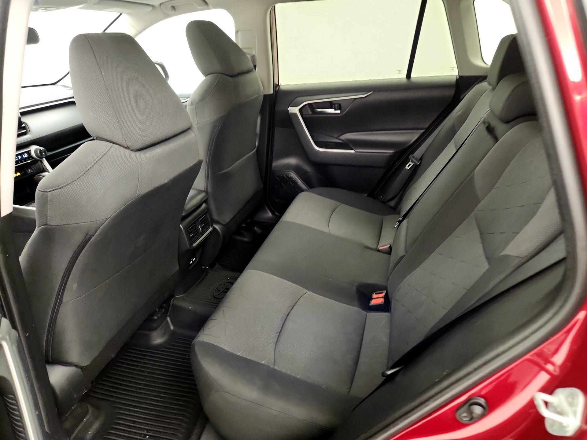 Thumbnail: 2019 Toyota RAV4 - 20