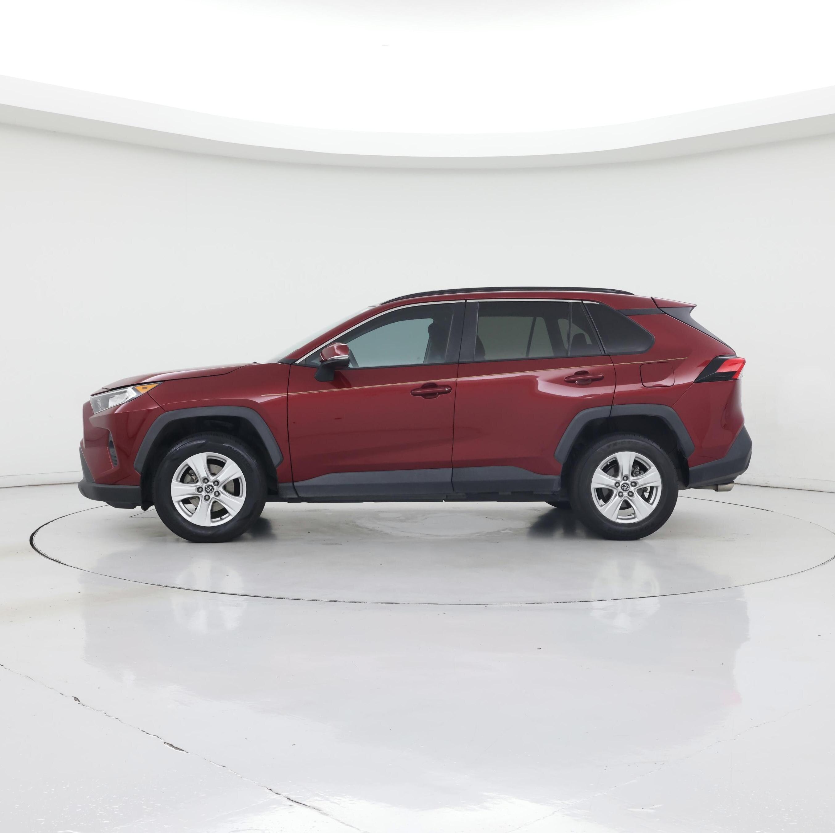 Thumbnail: 2019 Toyota RAV4 - 3
