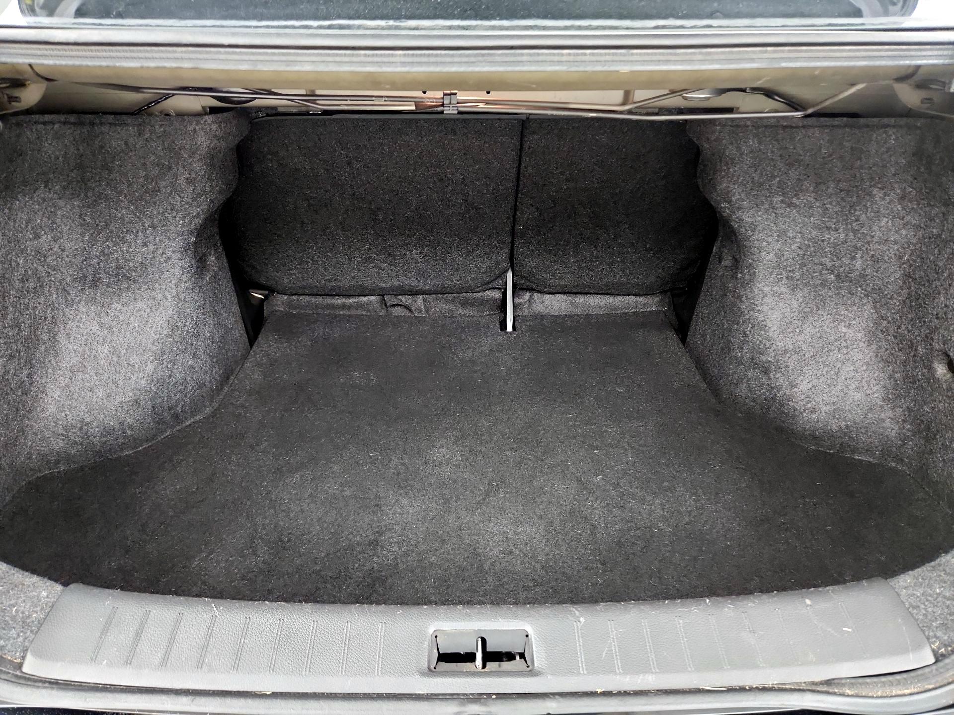 Thumbnail: 2017 Nissan Sentra - 16