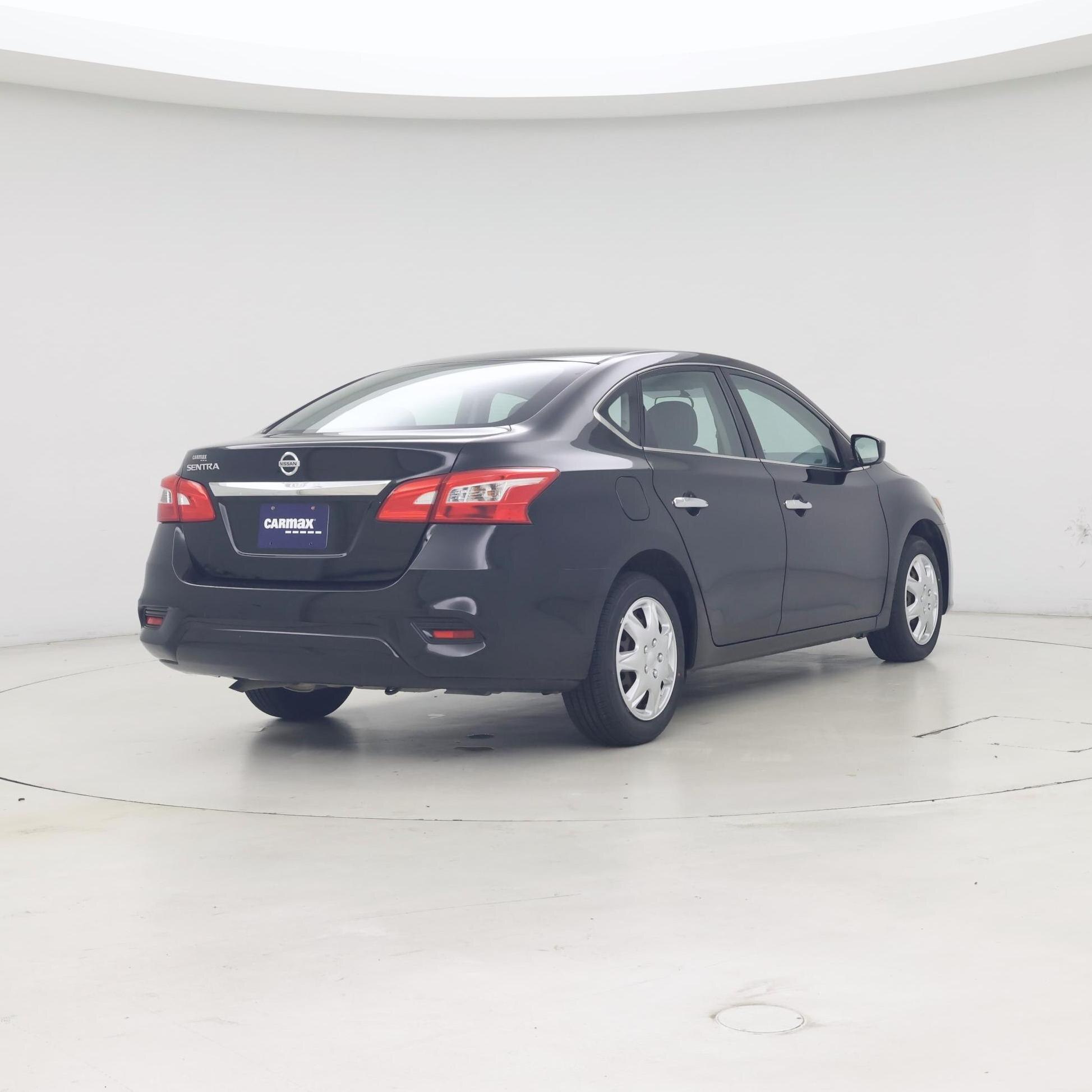 Thumbnail: 2017 Nissan Sentra - 8