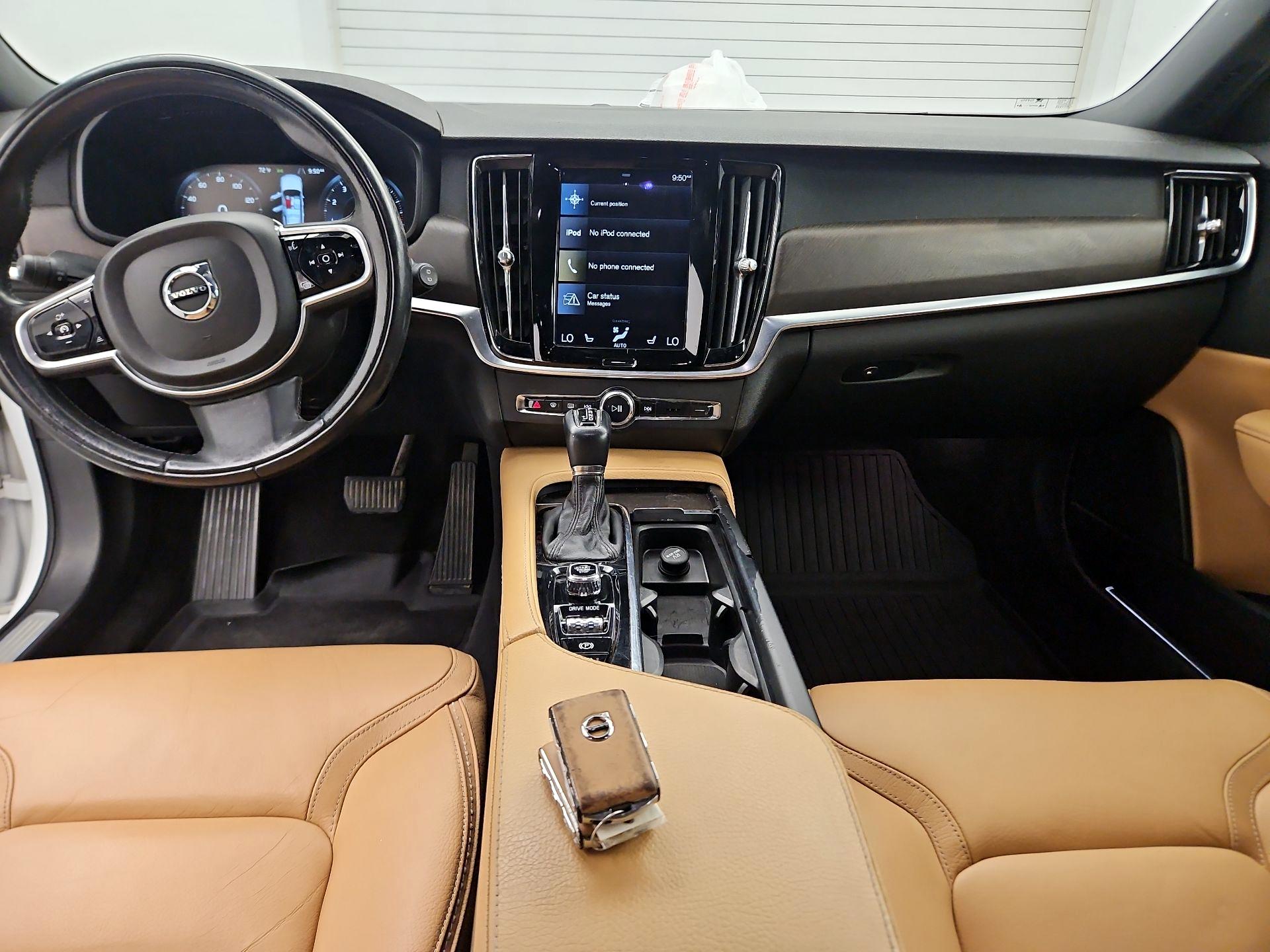 Thumbnail: 2018 Volvo V90 - 9