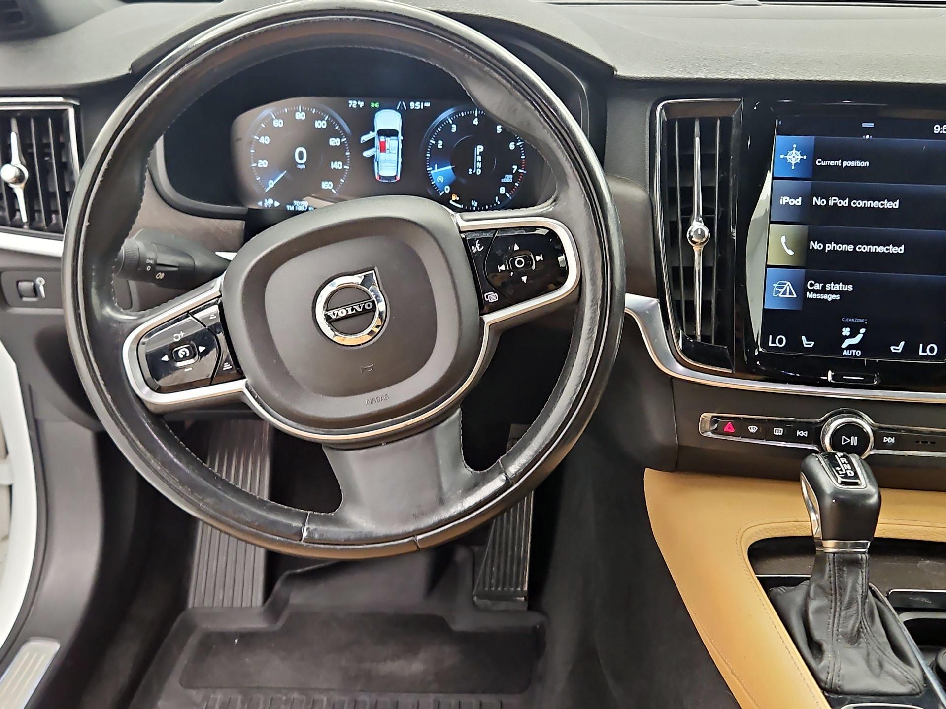 Thumbnail: 2018 Volvo V90 - 10