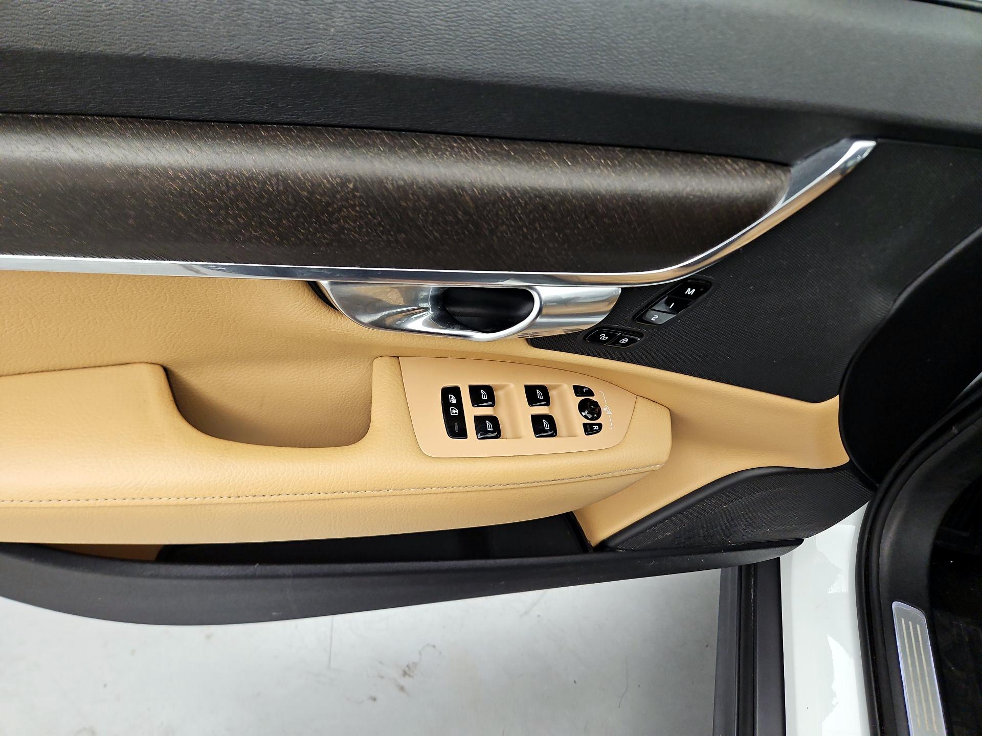 Thumbnail: 2018 Volvo V90 - 12