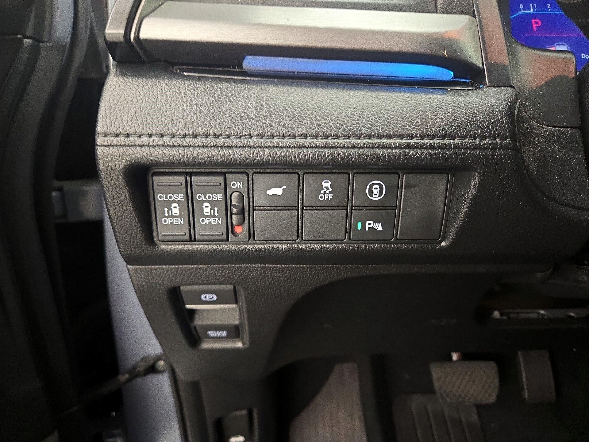 Thumbnail: 2023 Honda Odyssey - 13