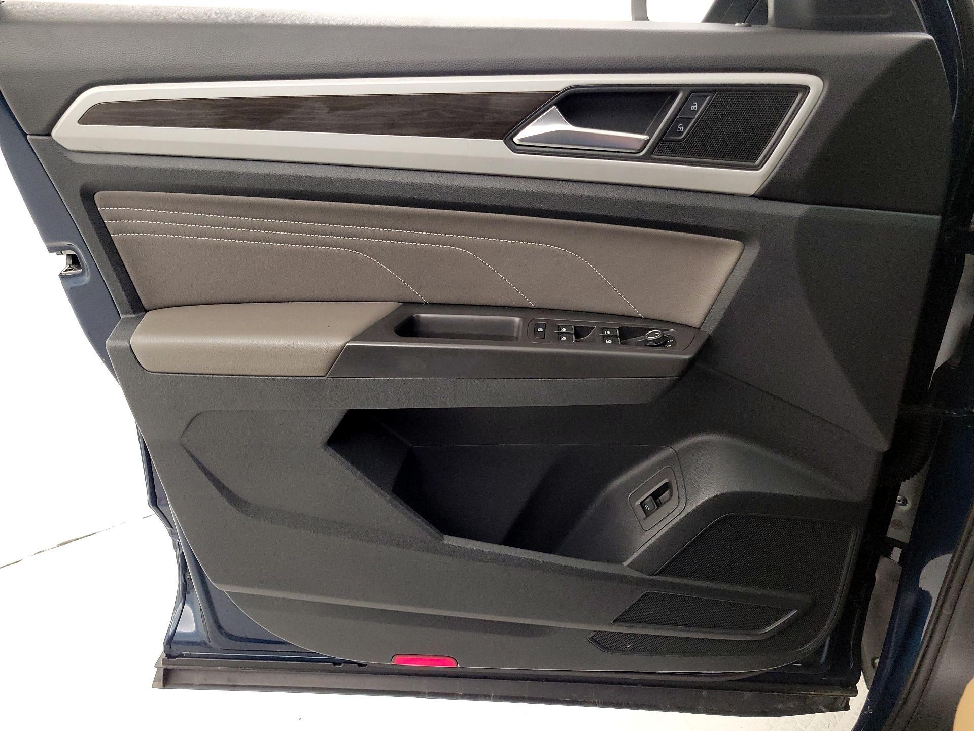 Thumbnail: 2022 Volkswagen Atlas - 12