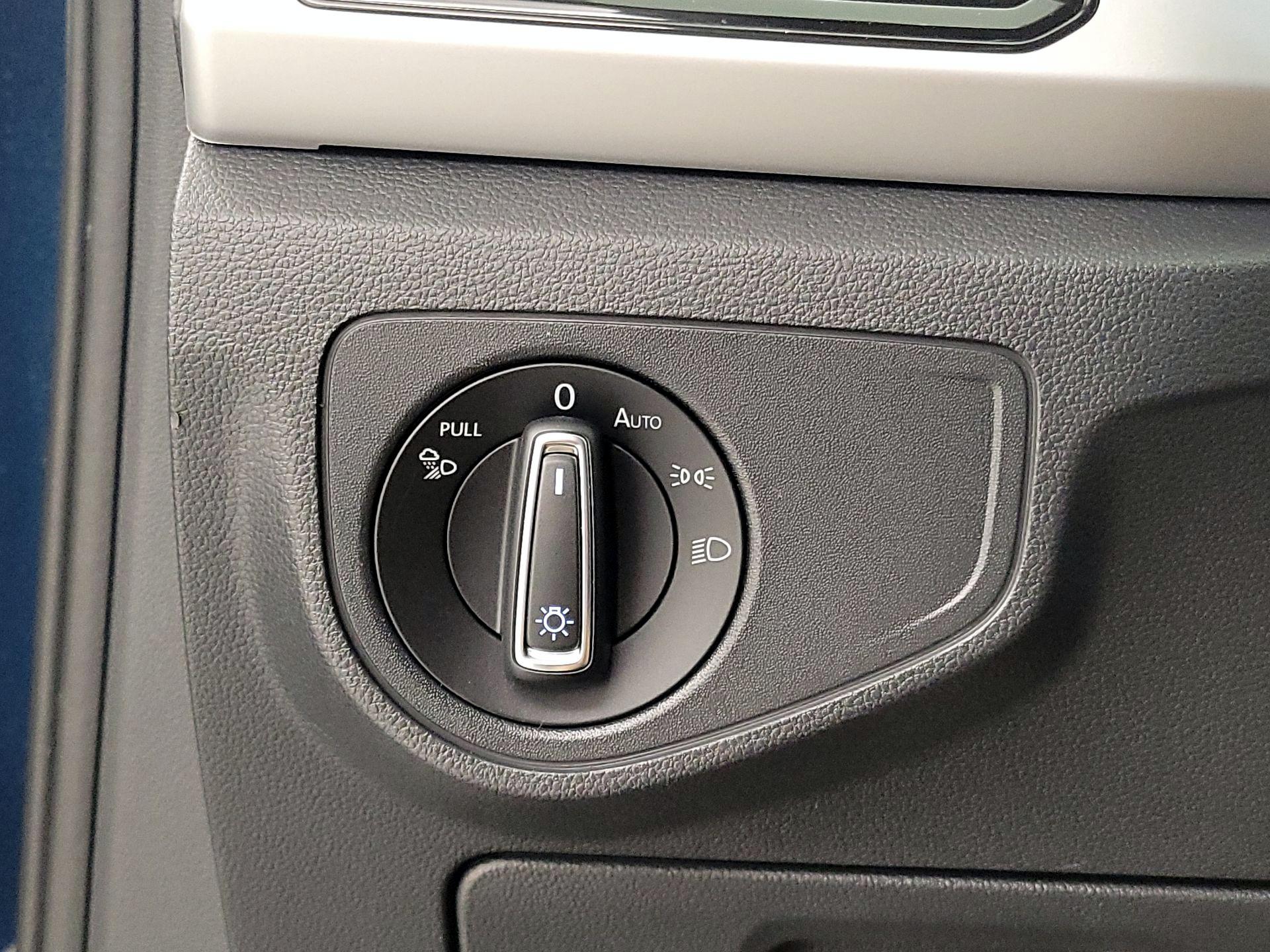 Thumbnail: 2022 Volkswagen Atlas - 13