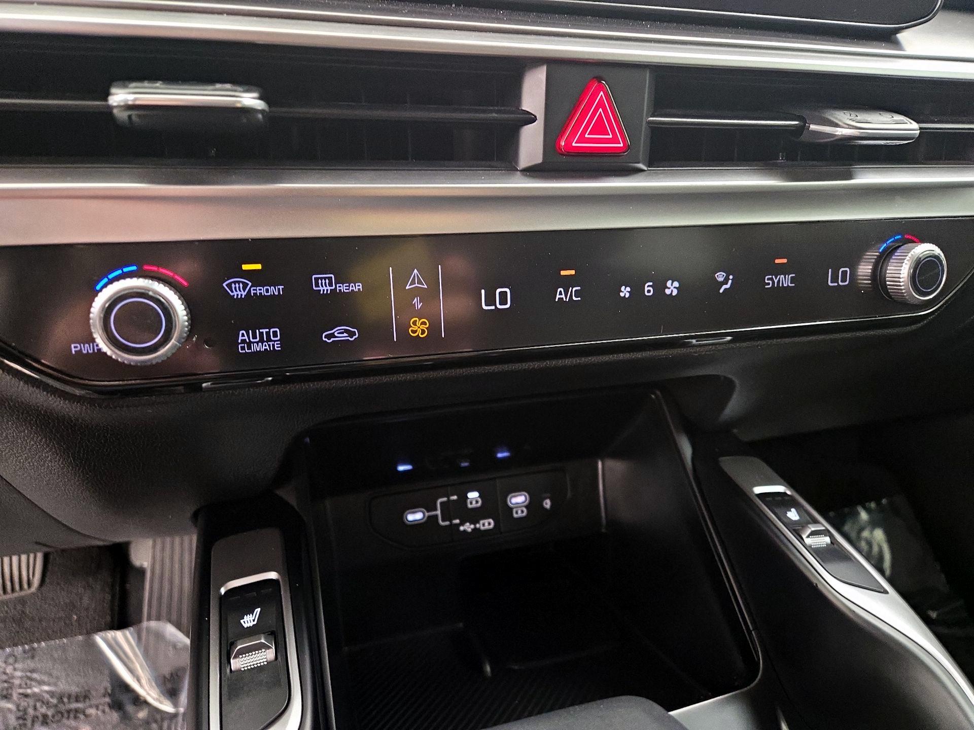 Thumbnail: 2024 Kia Sorento - 17