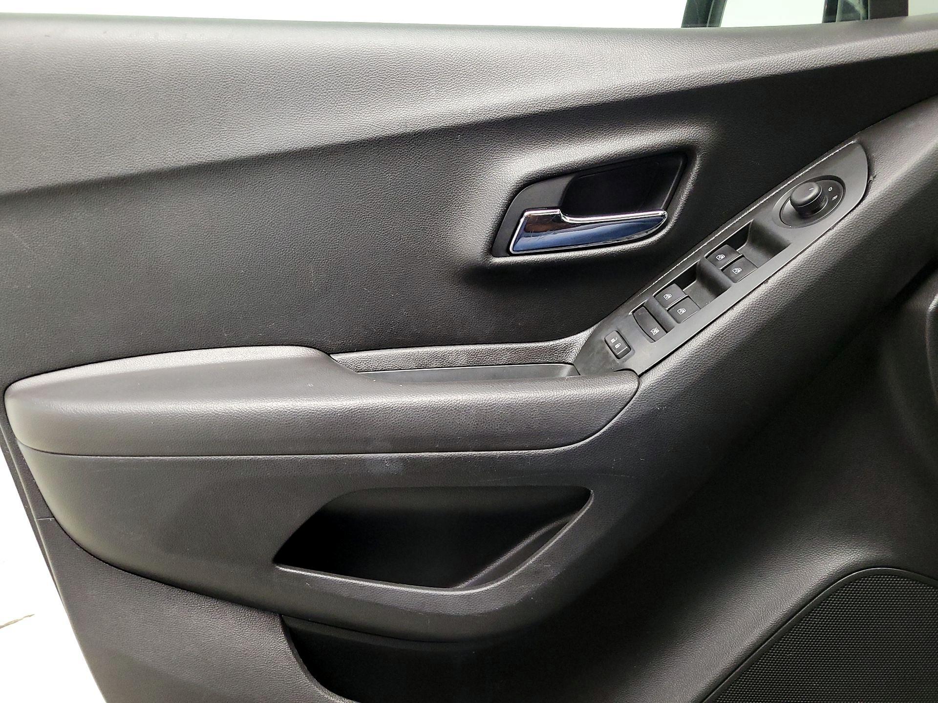 Thumbnail: 2020 Chevrolet Trax - 12