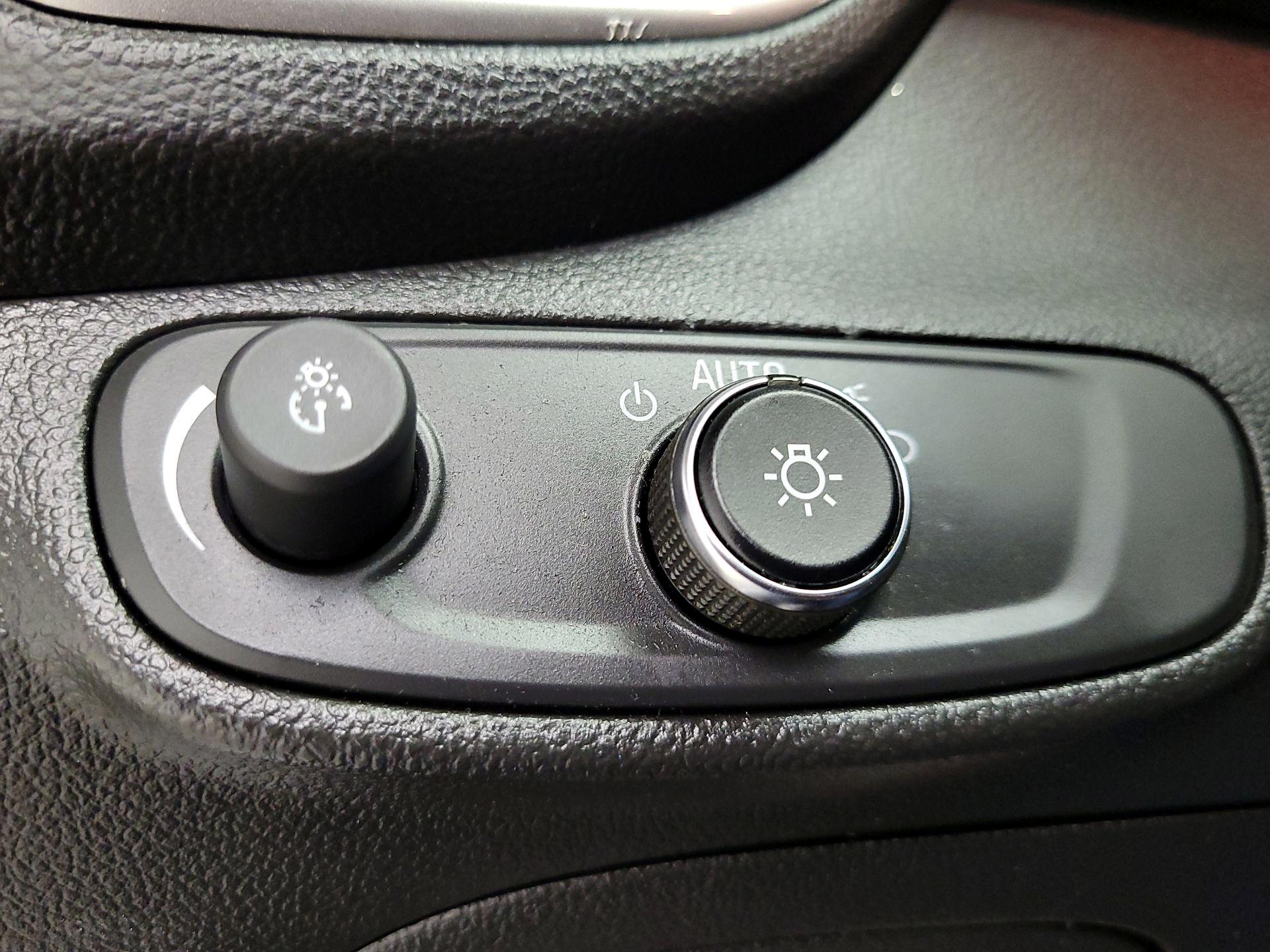 Thumbnail: 2020 Chevrolet Trax - 13