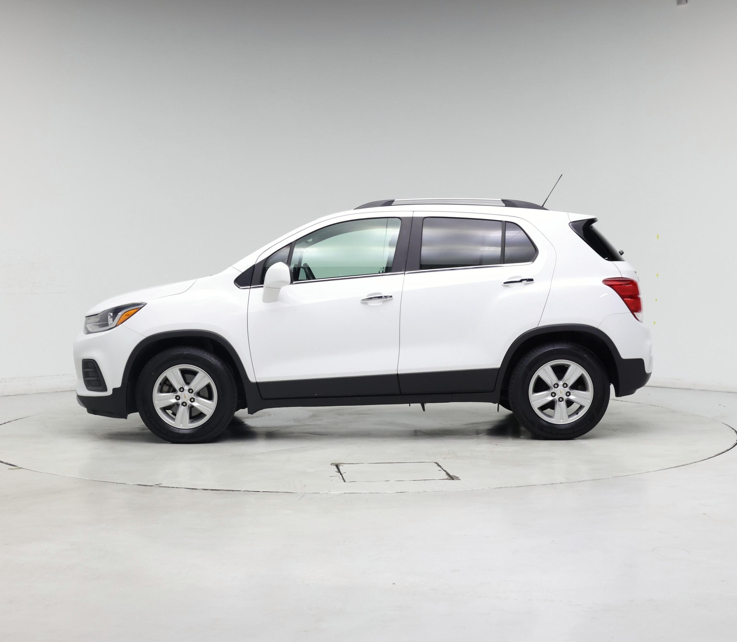 Thumbnail: 2020 Chevrolet Trax - 3