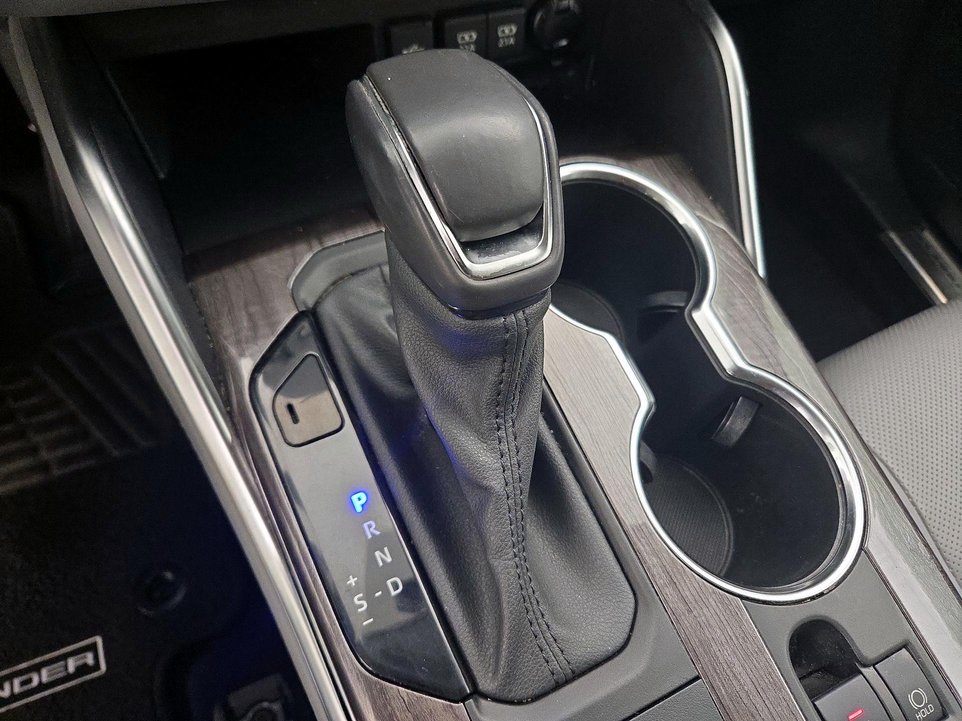 Thumbnail: 2021 Toyota Highlander - 17