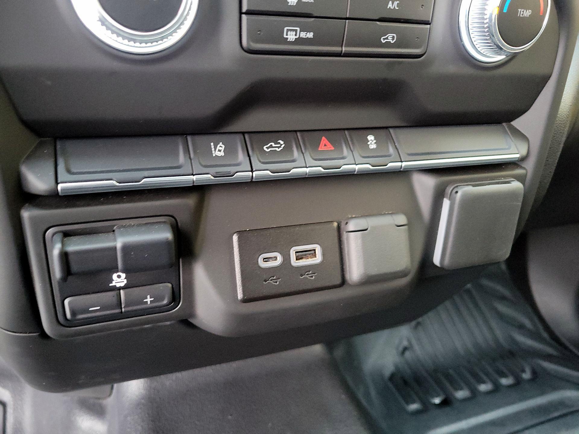 Thumbnail: 2025 GMC Sierra 3500 - 16