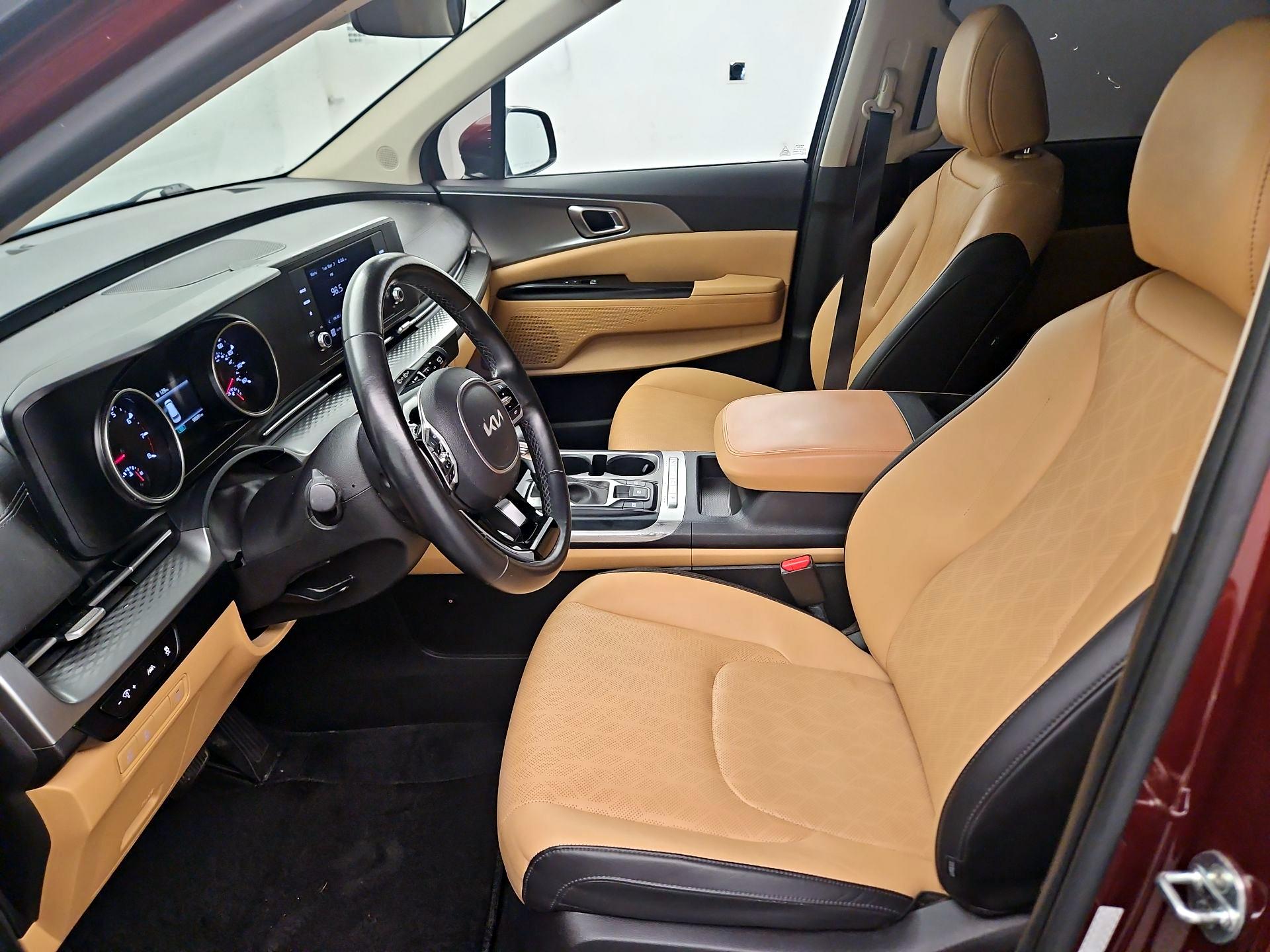 Thumbnail: 2022 Kia Carnival - 11