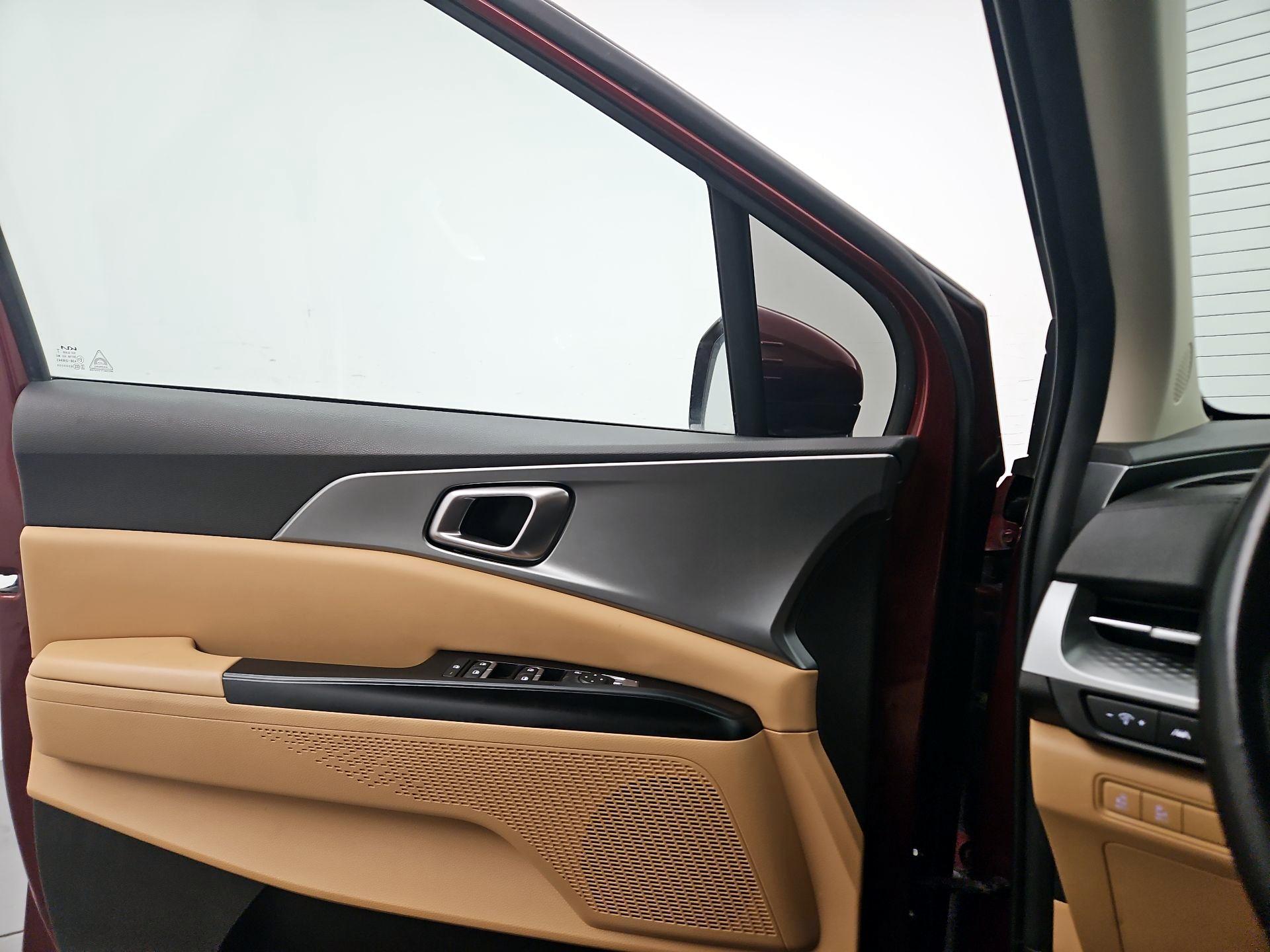 Thumbnail: 2022 Kia Carnival - 12