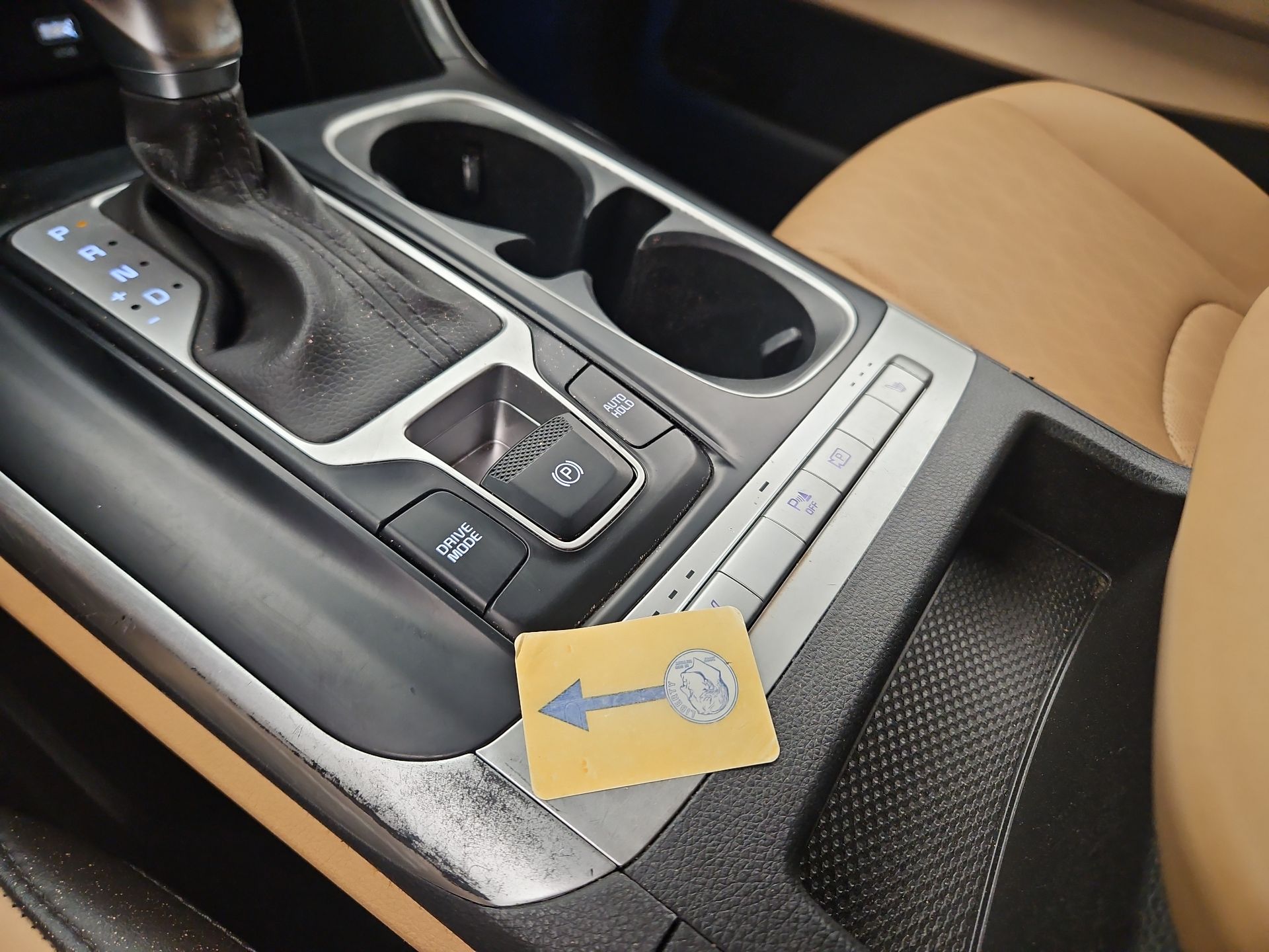 Thumbnail: 2022 Kia Carnival - 20