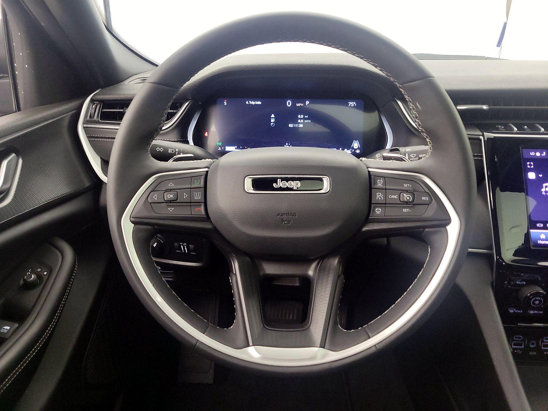 Thumbnail: 2025 Jeep Grand Cherokee - 10