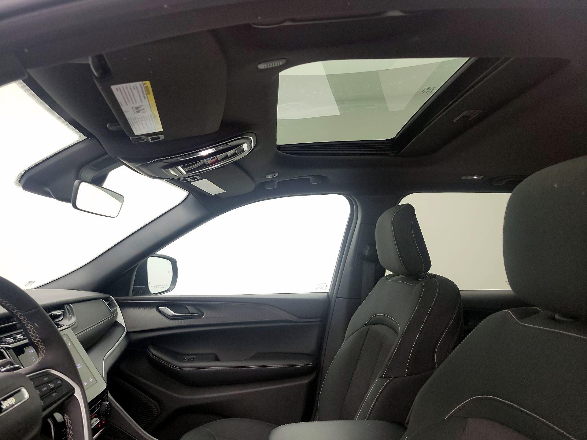 Thumbnail: 2025 Jeep Grand Cherokee - 19