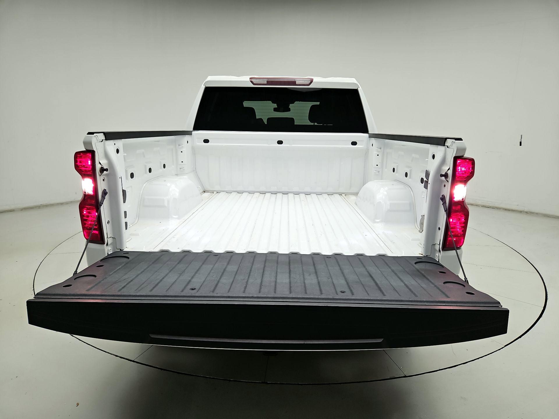 Thumbnail: 2024 Chevrolet Silverado 1500 - 18