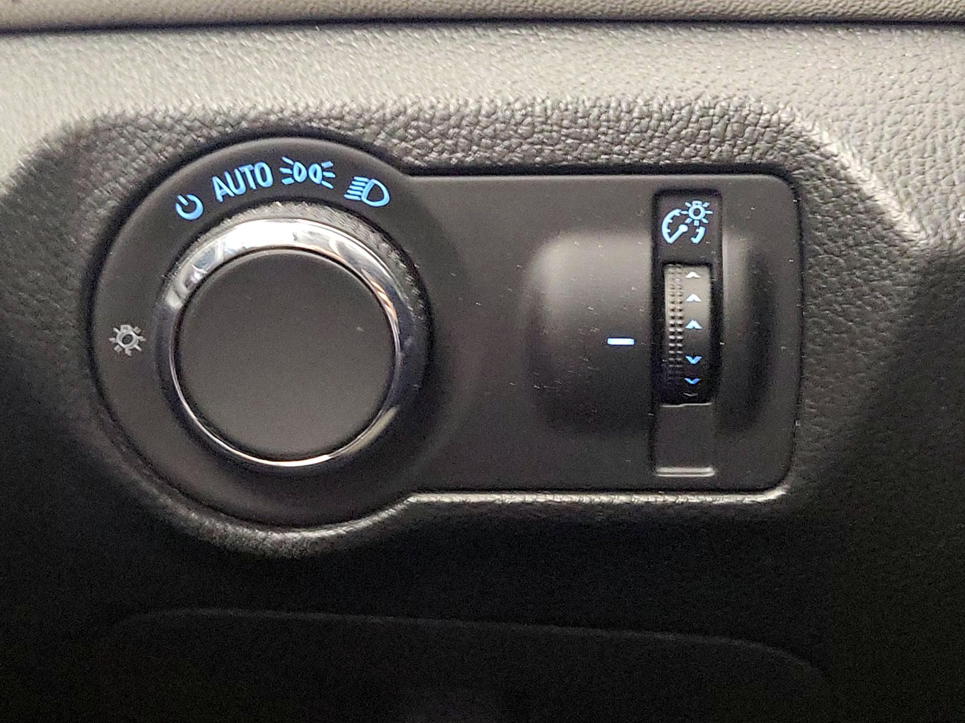 Thumbnail: 2016 Chevrolet Cruze - 13