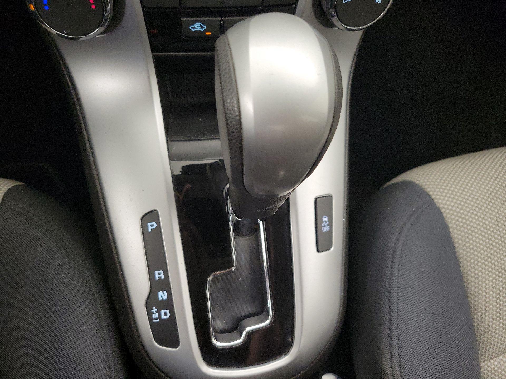 Thumbnail: 2016 Chevrolet Cruze - 16