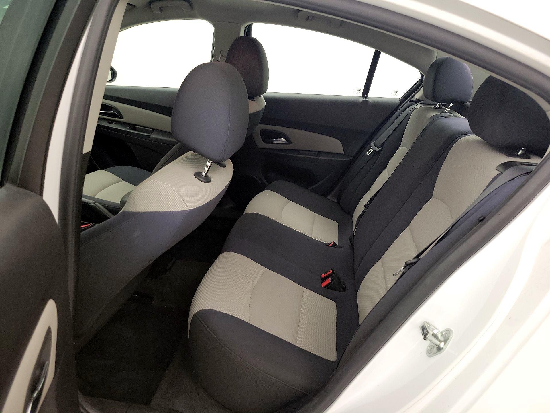 Thumbnail: 2016 Chevrolet Cruze - 17