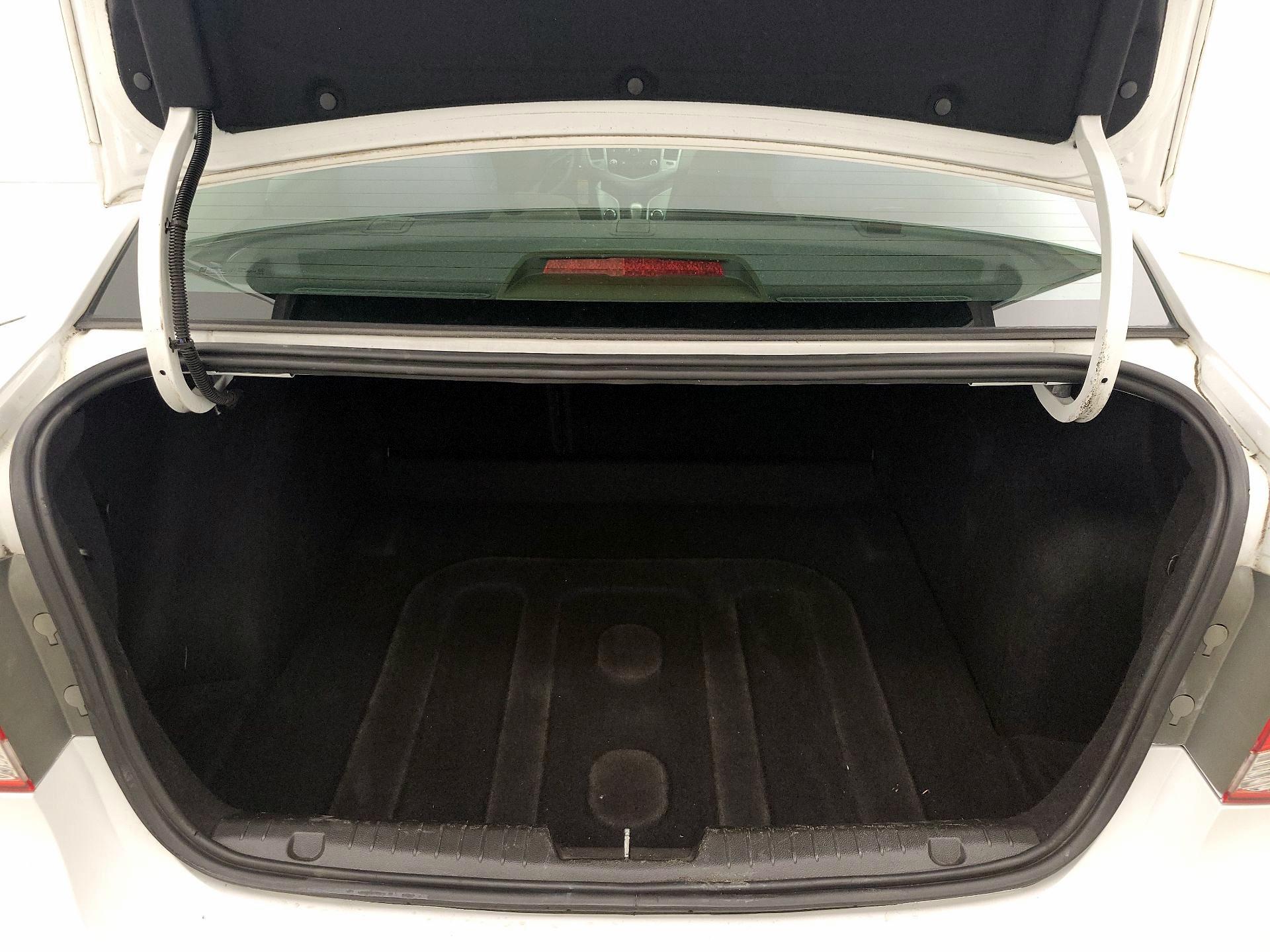 Thumbnail: 2016 Chevrolet Cruze - 18