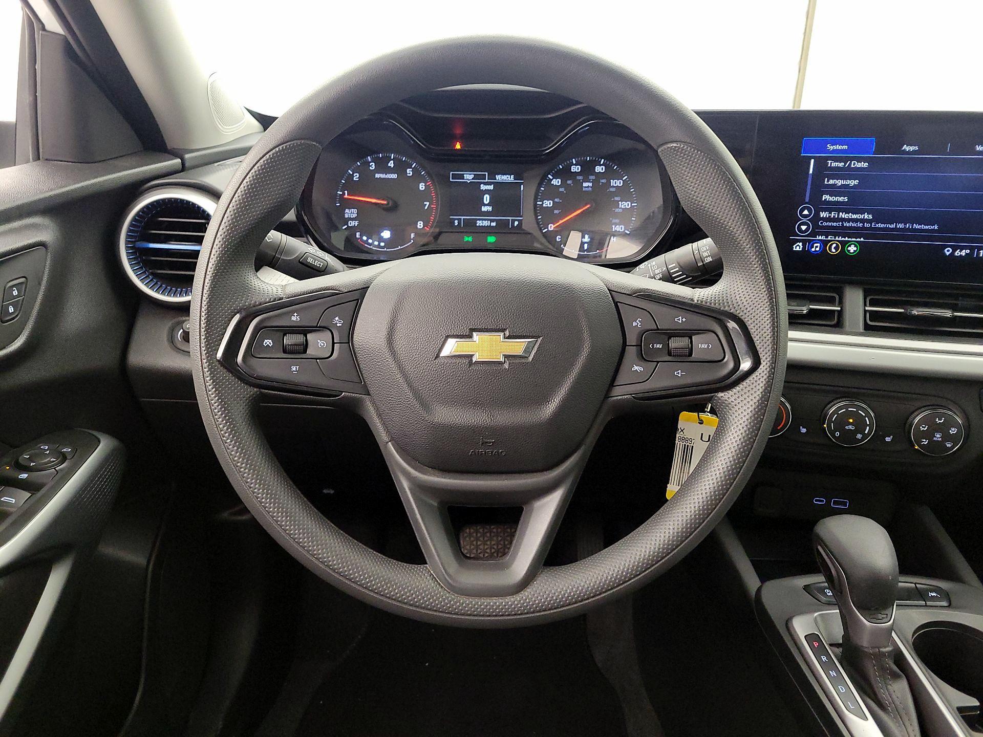 Thumbnail: 2025 Chevrolet Trax - 10