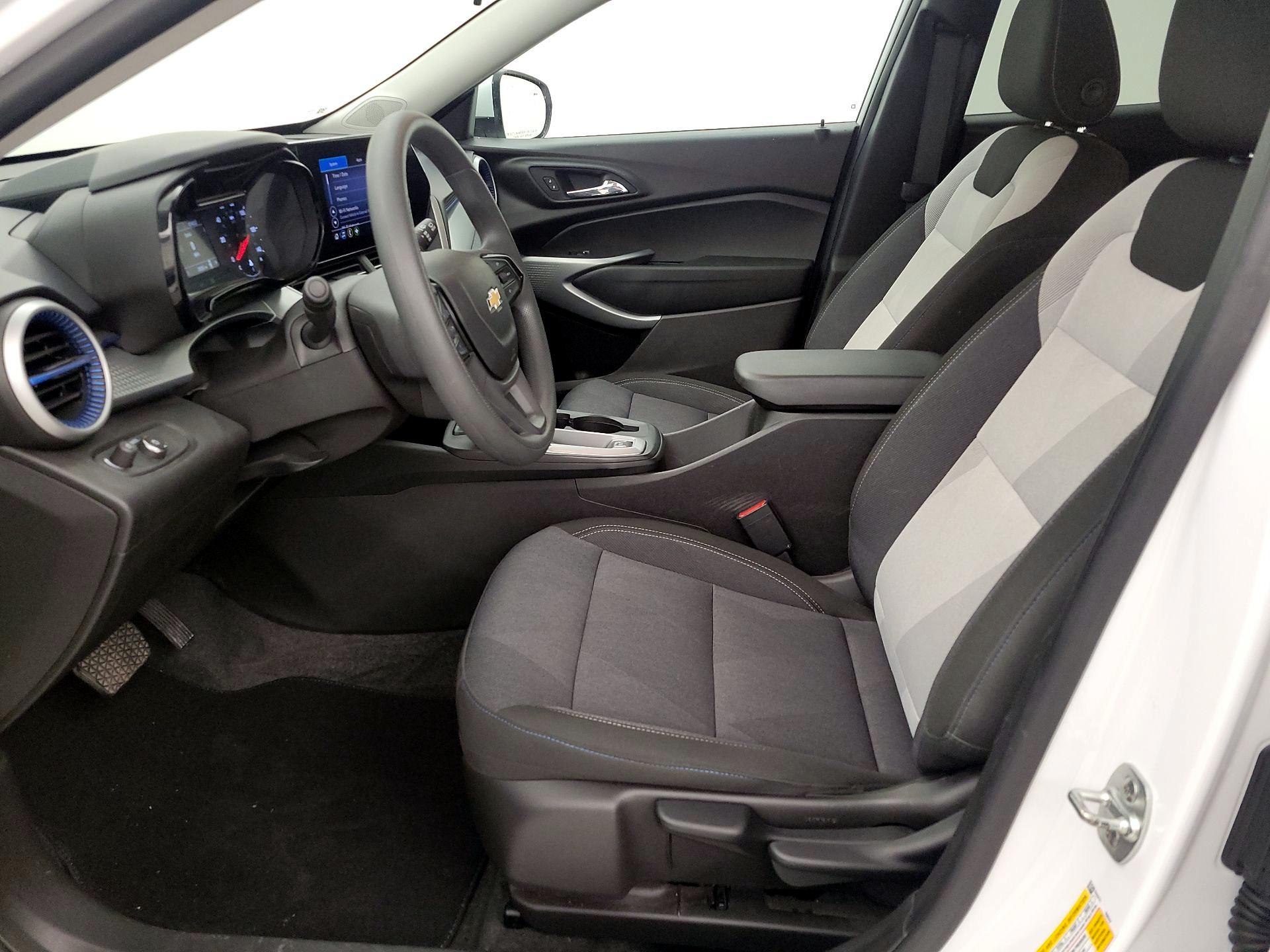 Thumbnail: 2025 Chevrolet Trax - 11