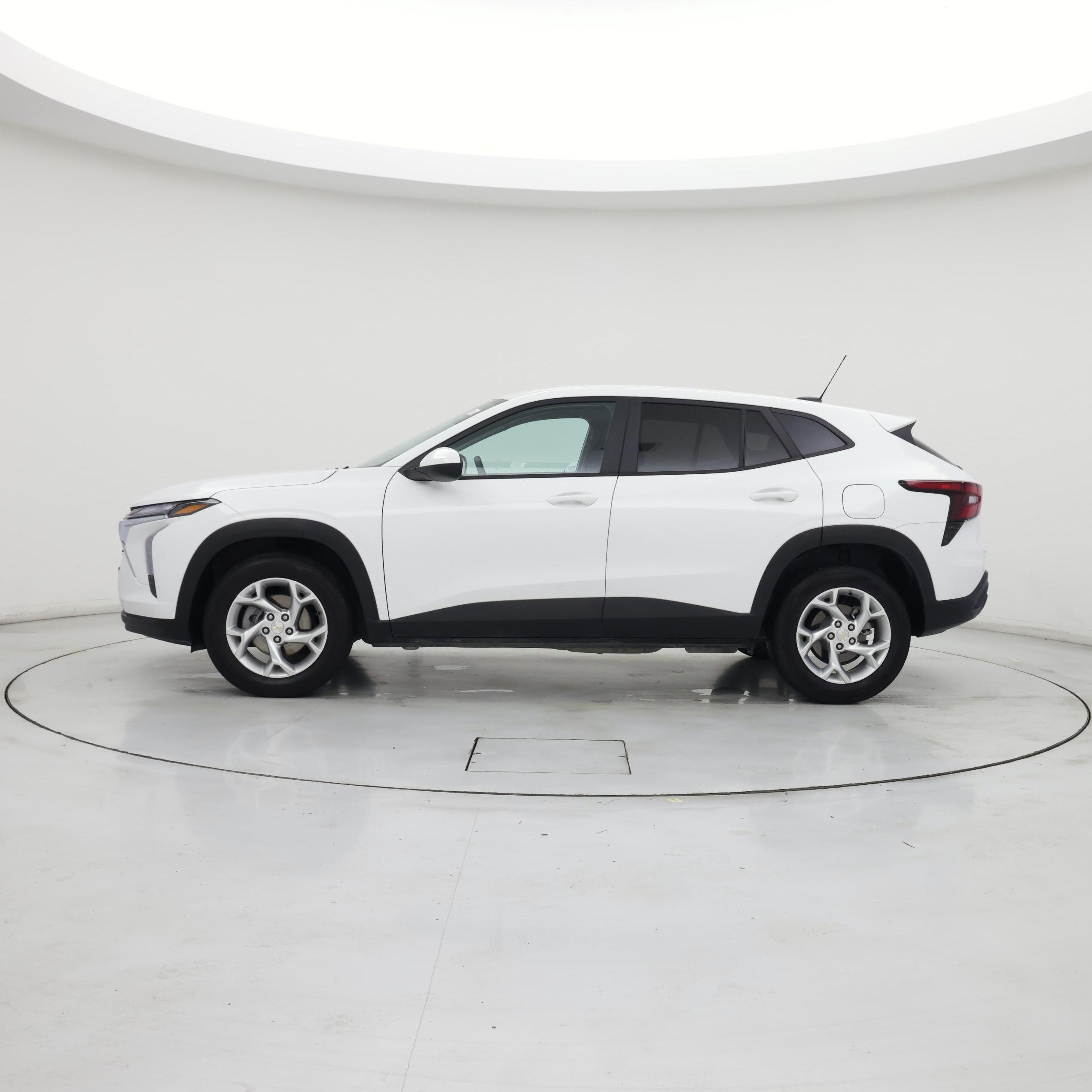 Thumbnail: 2025 Chevrolet Trax - 3