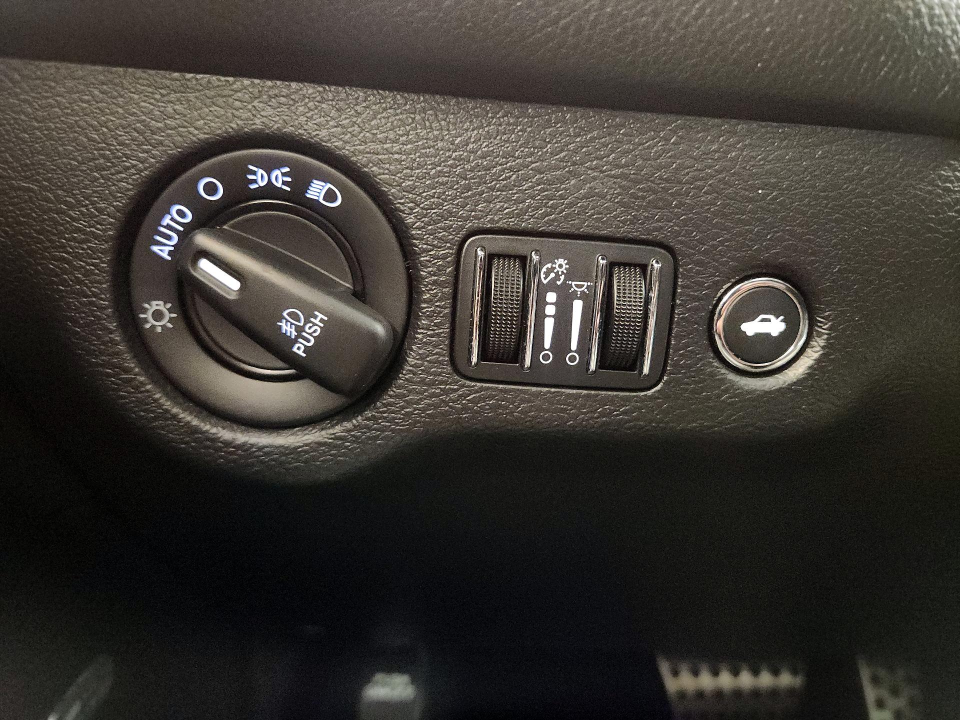 Thumbnail: 2015 Dodge Challenger - 13