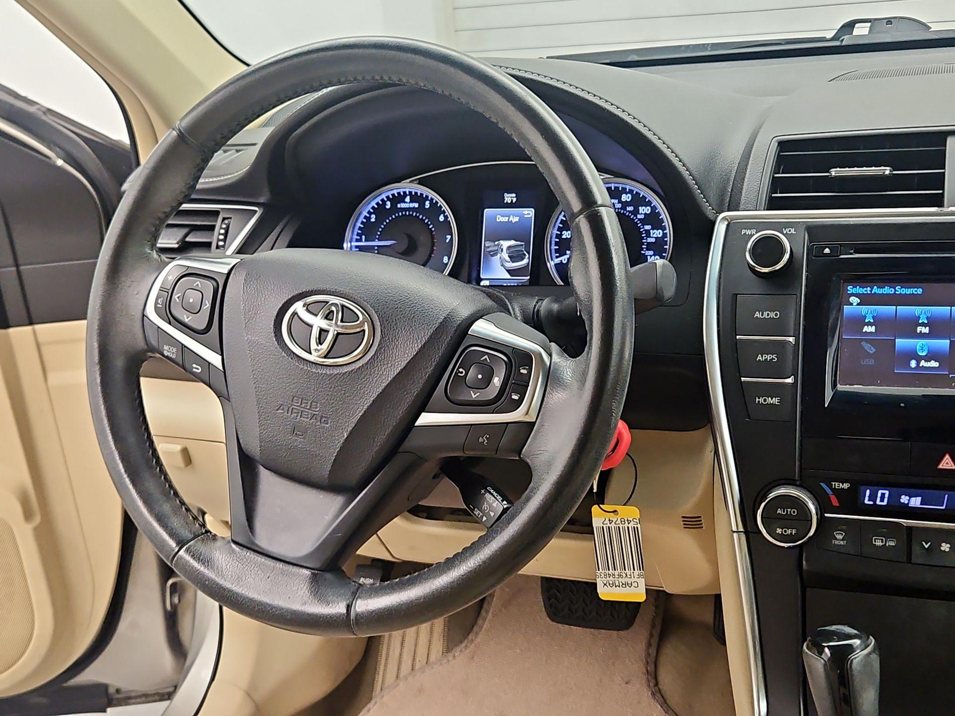 Thumbnail: 2015 Toyota Camry - 10