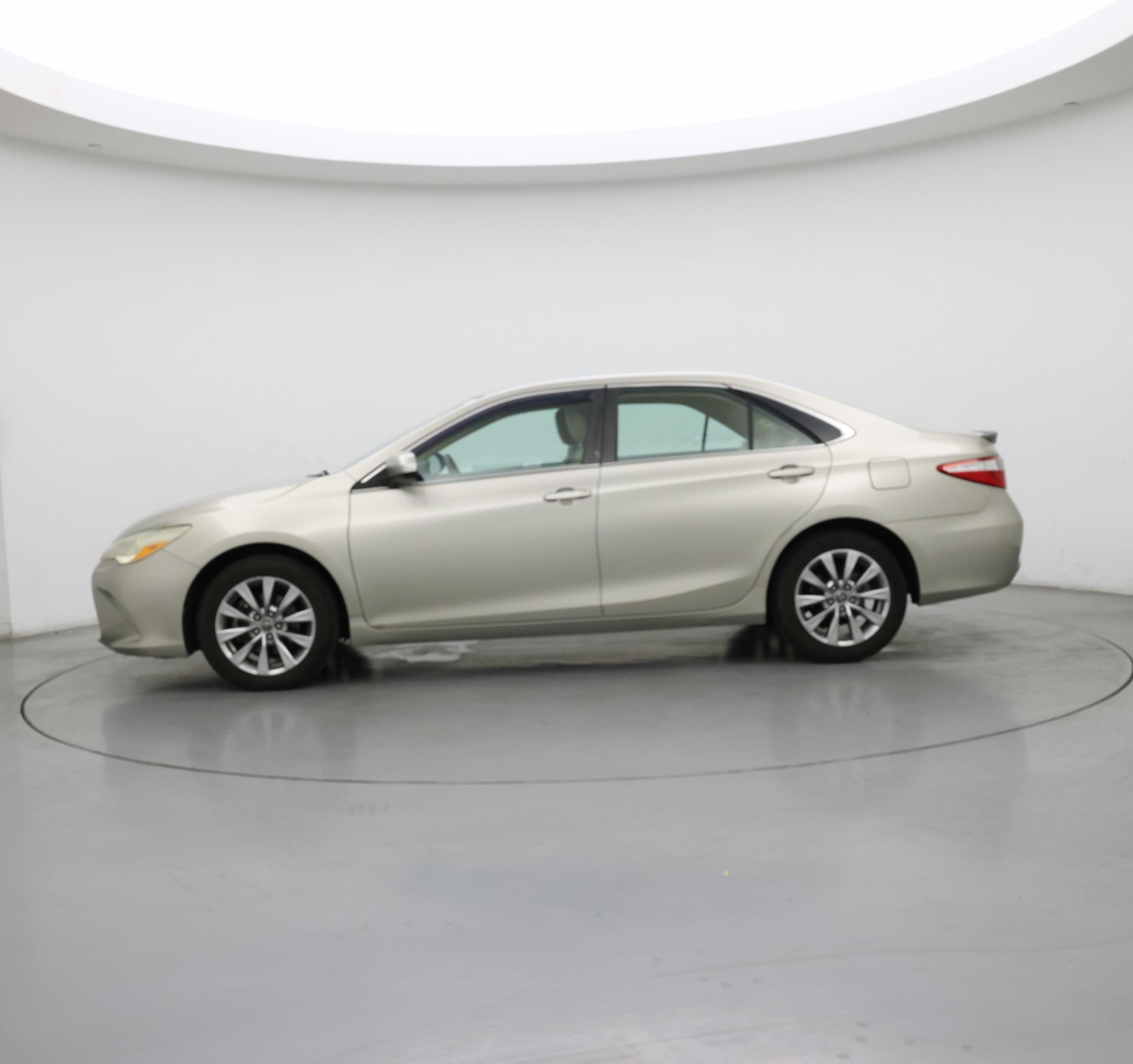 Thumbnail: 2015 Toyota Camry - 3