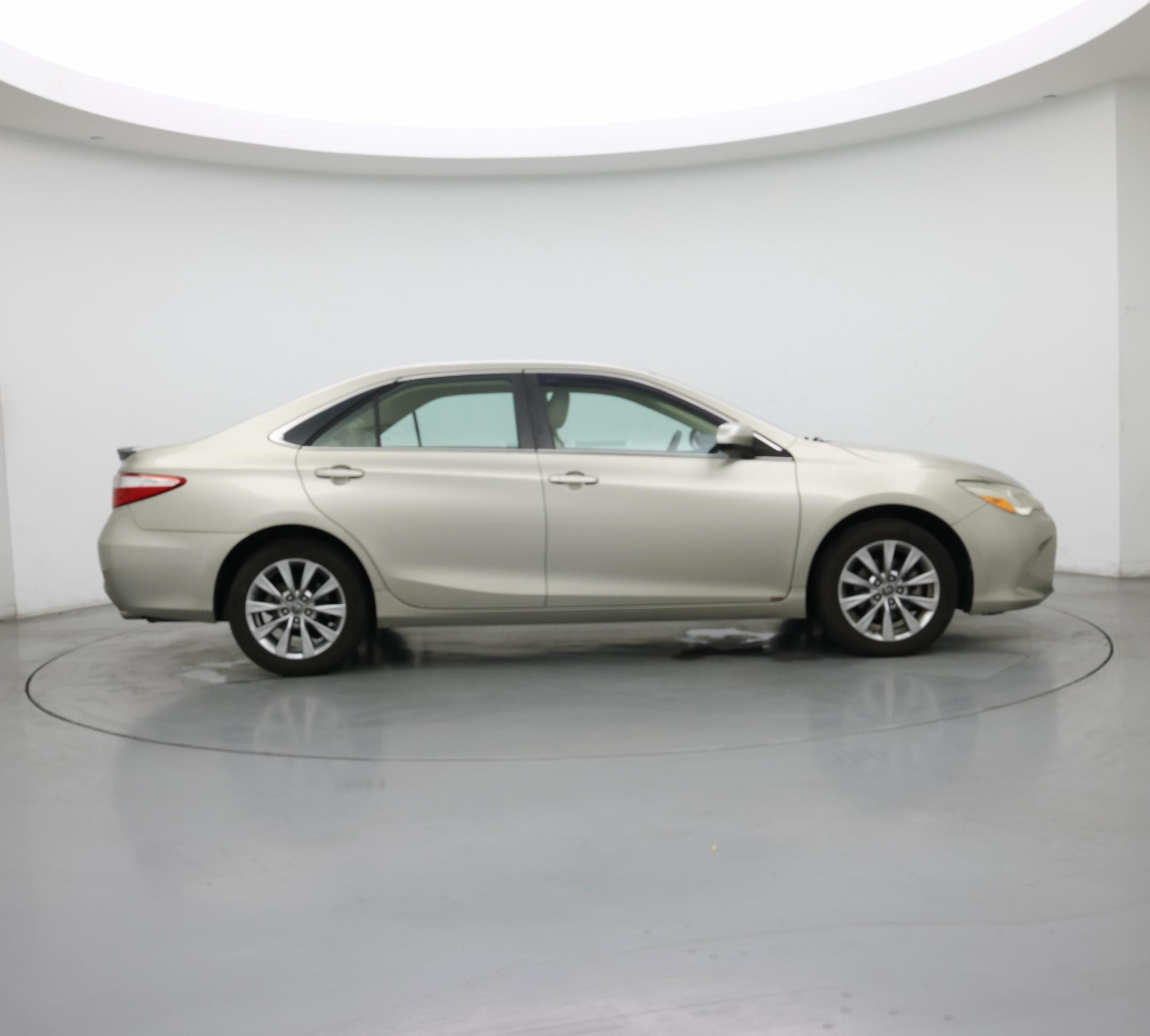 Thumbnail: 2015 Toyota Camry - 7