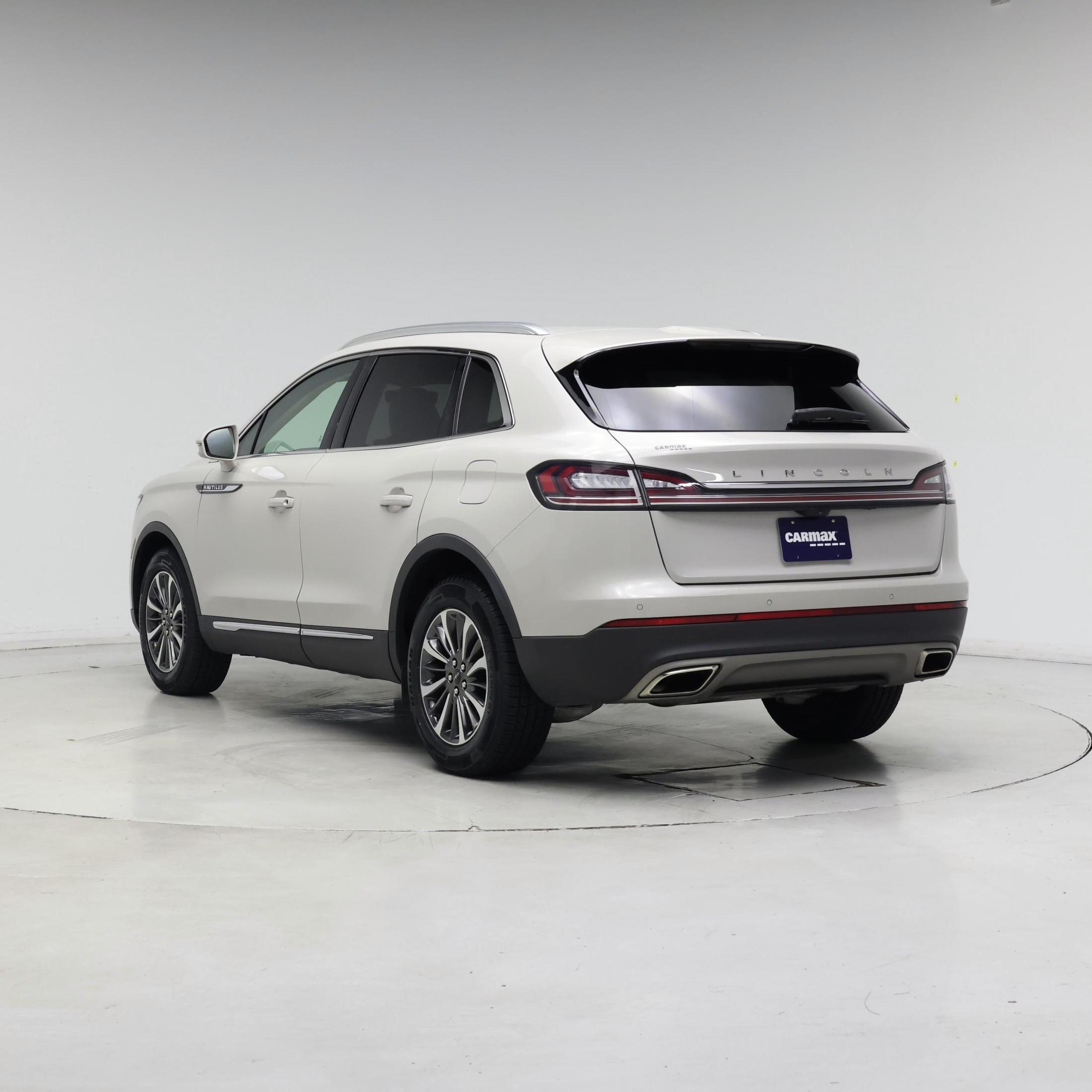 Thumbnail: 2023 Lincoln Nautilus - 2