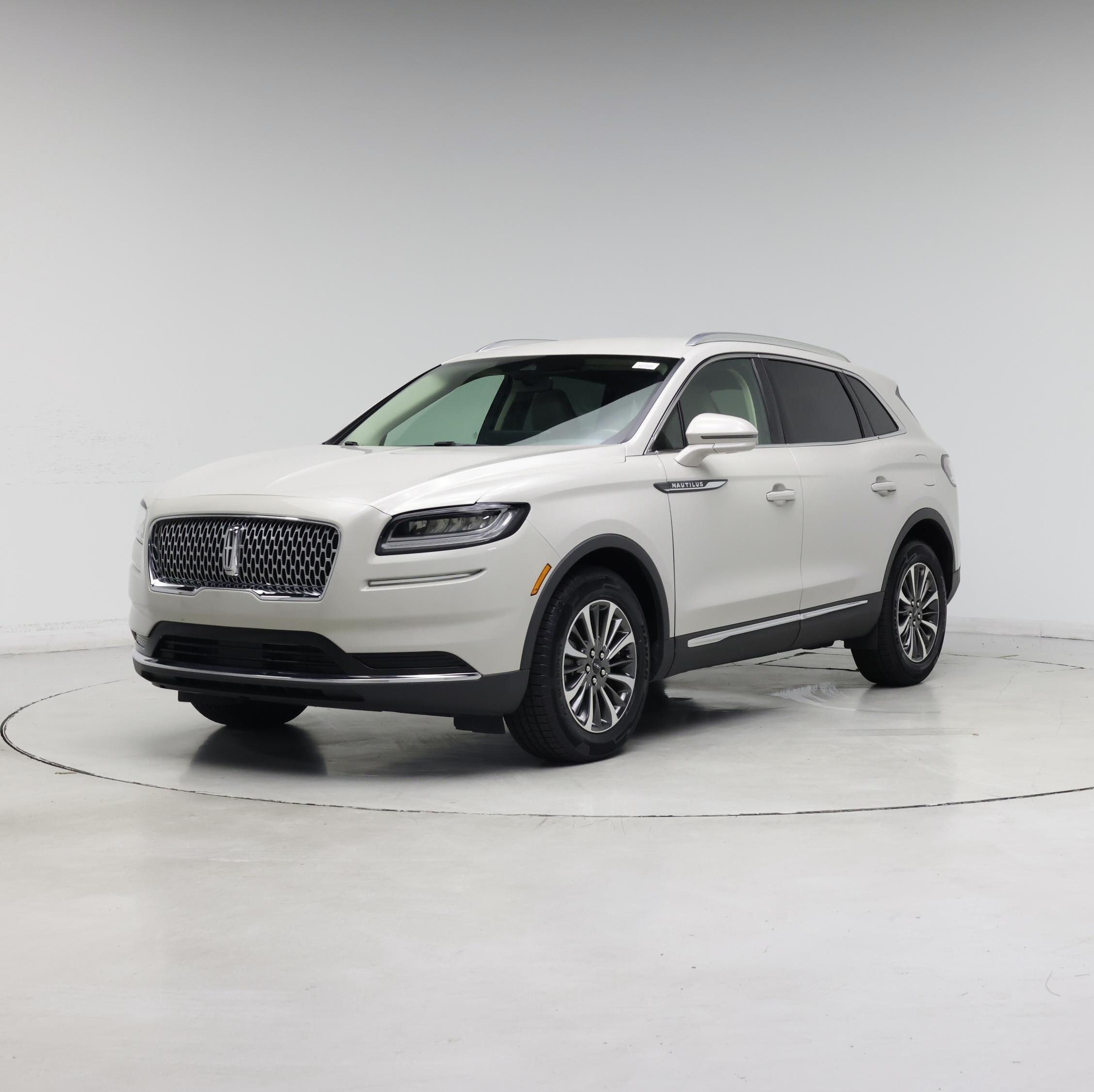 Thumbnail: 2023 Lincoln Nautilus - 4