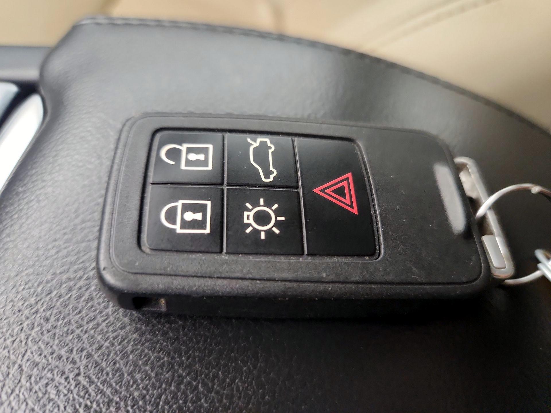 Thumbnail: 2017 Volvo S60 - 16