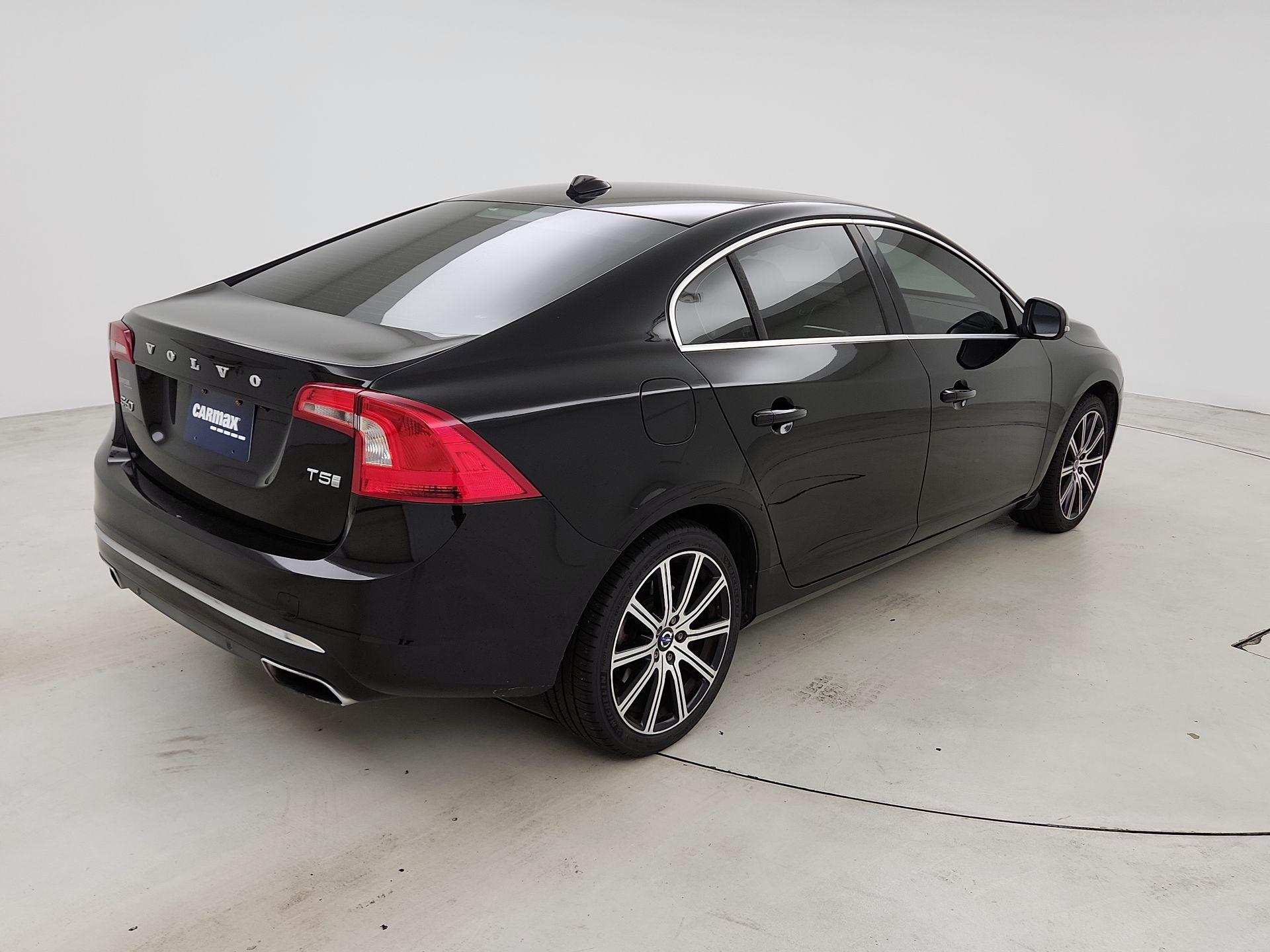 Thumbnail: 2017 Volvo S60 - 5