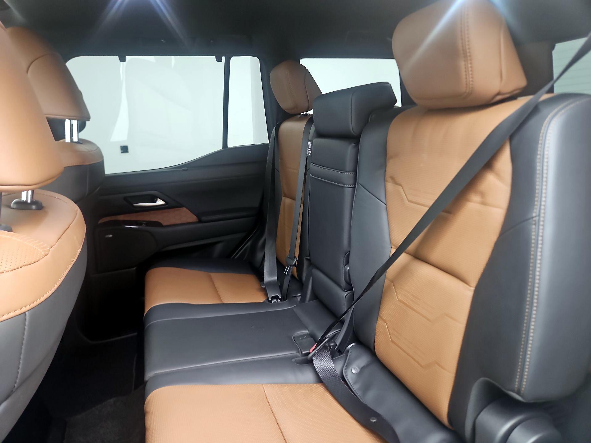 Thumbnail: 2024 Lexus GX - 19