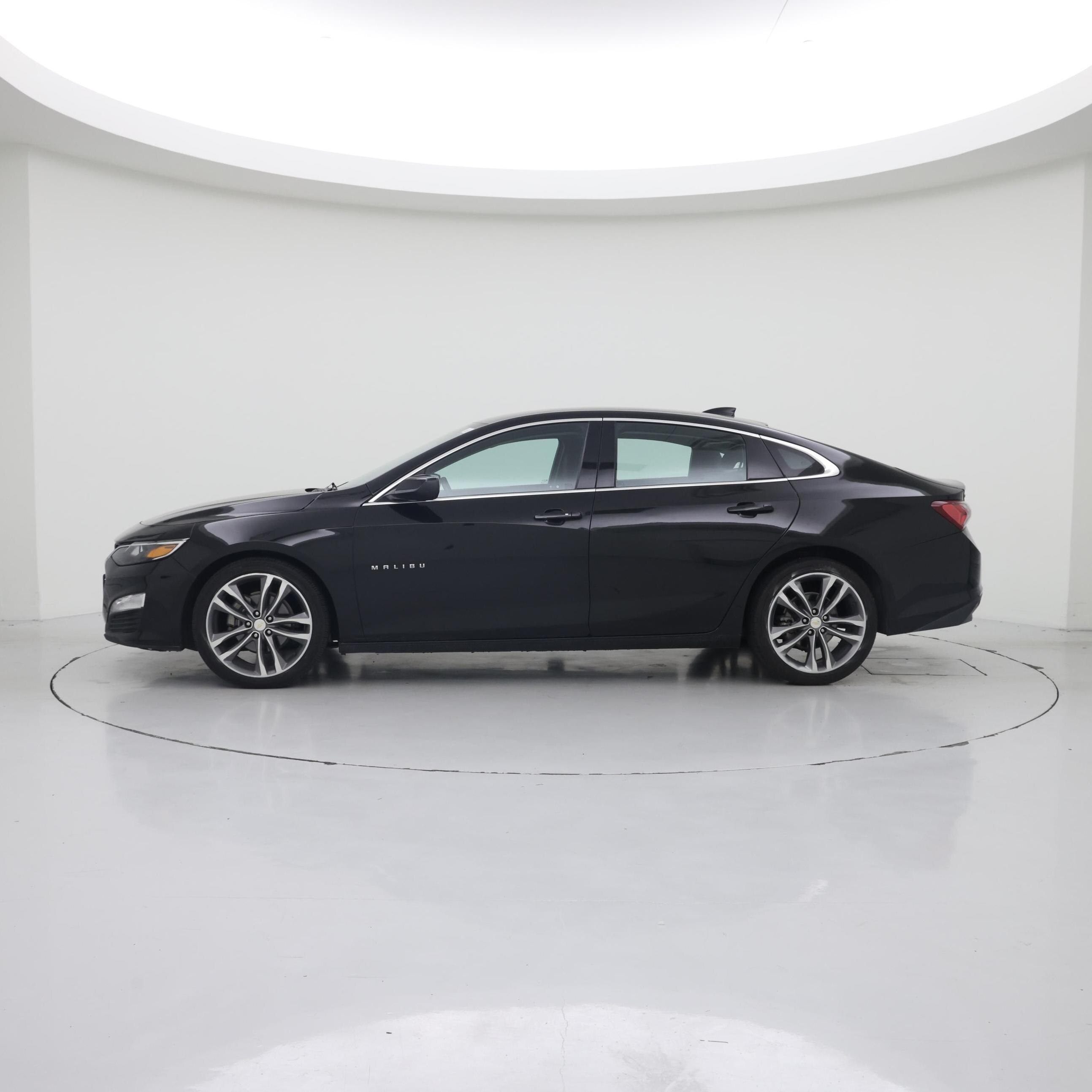 Thumbnail: 2022 Chevrolet Malibu - 3